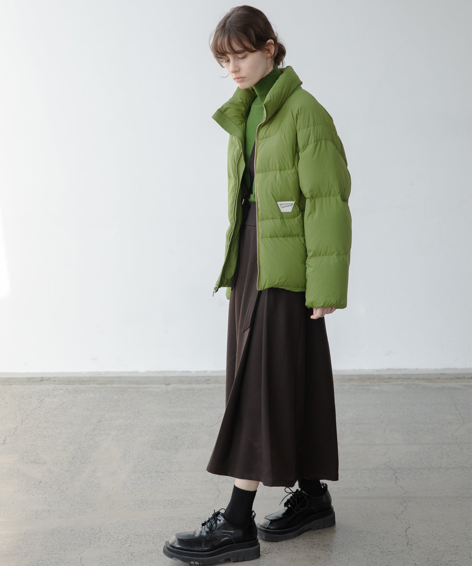 color volume down jacket