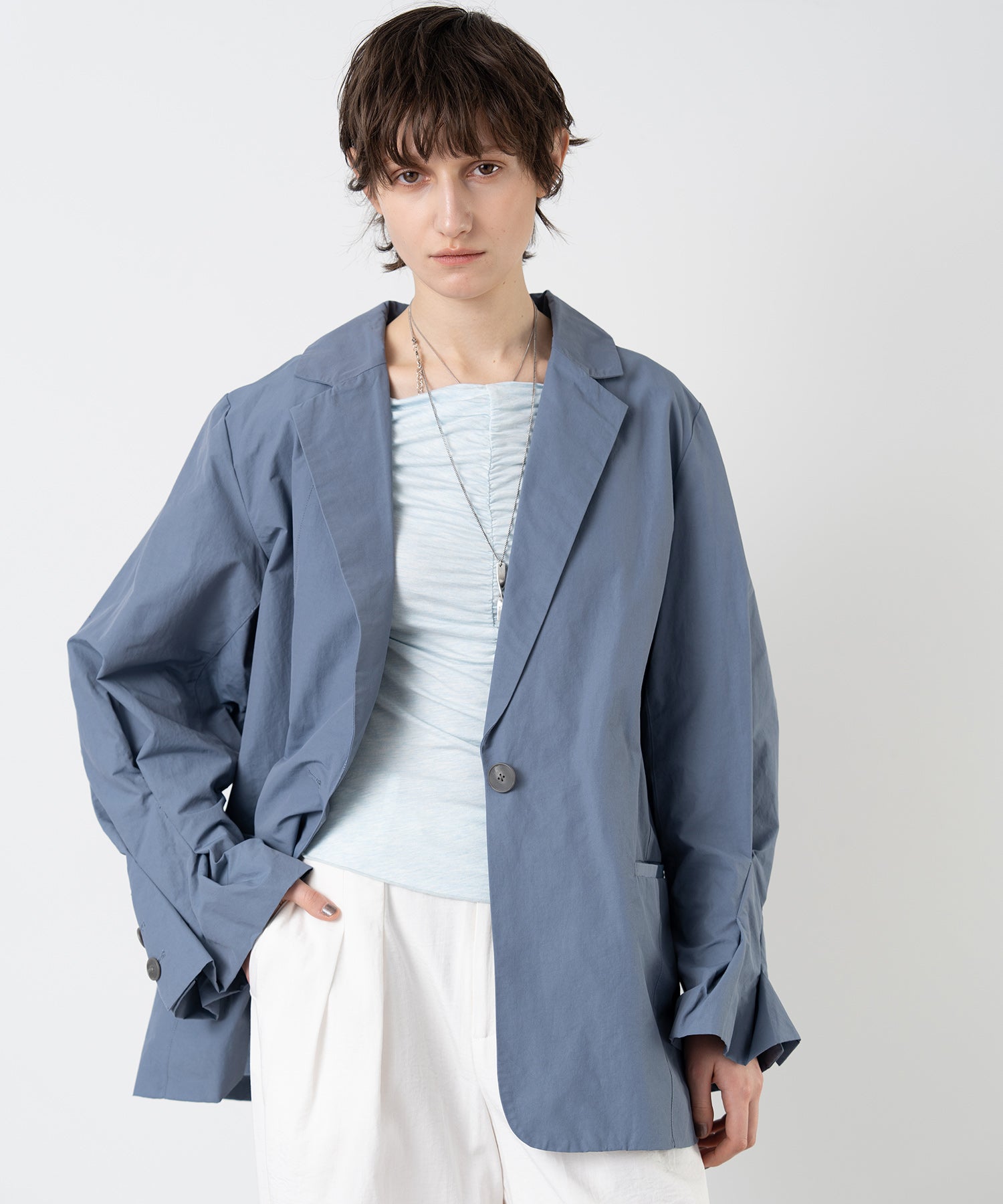 Sleeve-Tucked Single Jacket