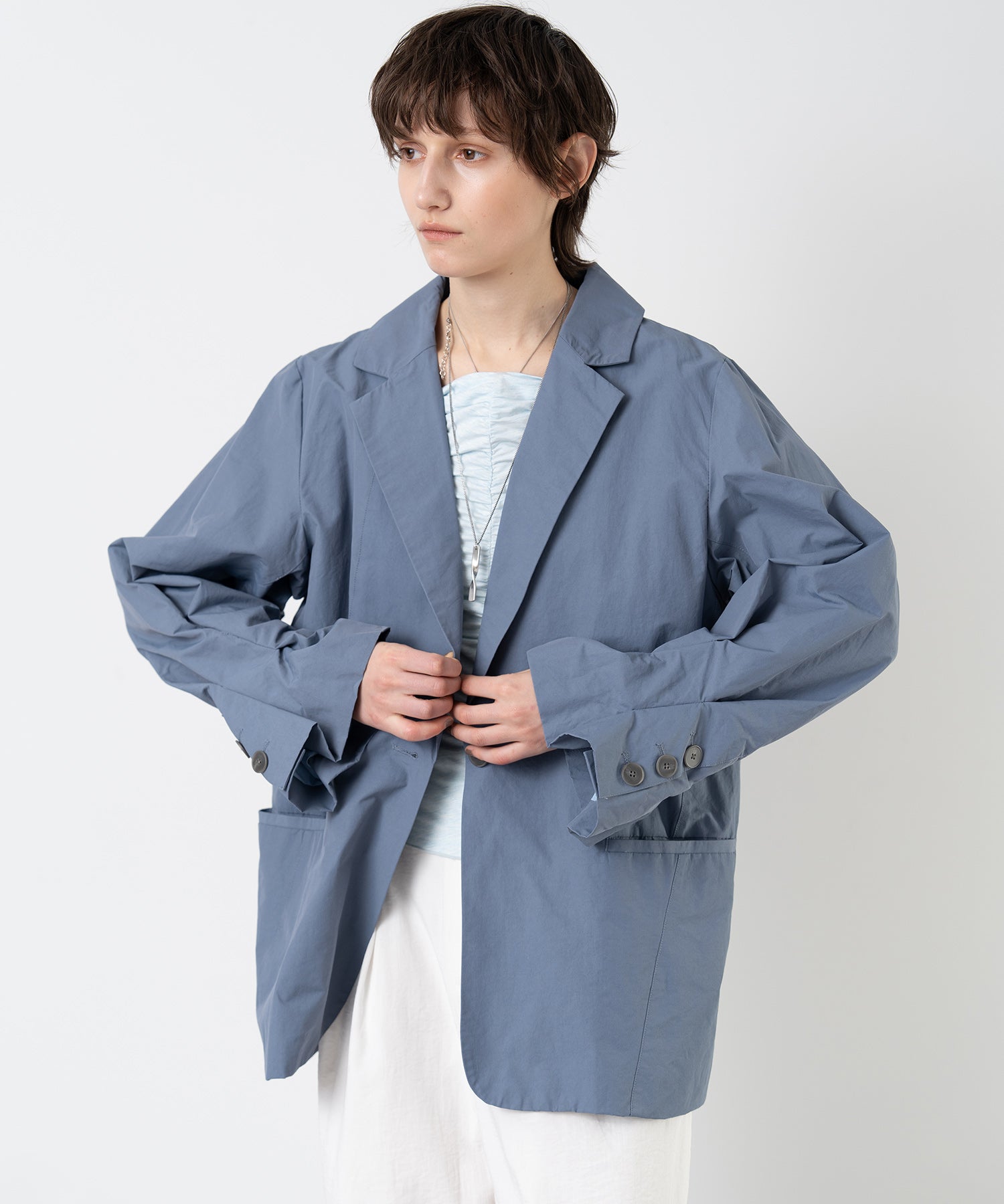 Sleeve-Tucked Single Jacket