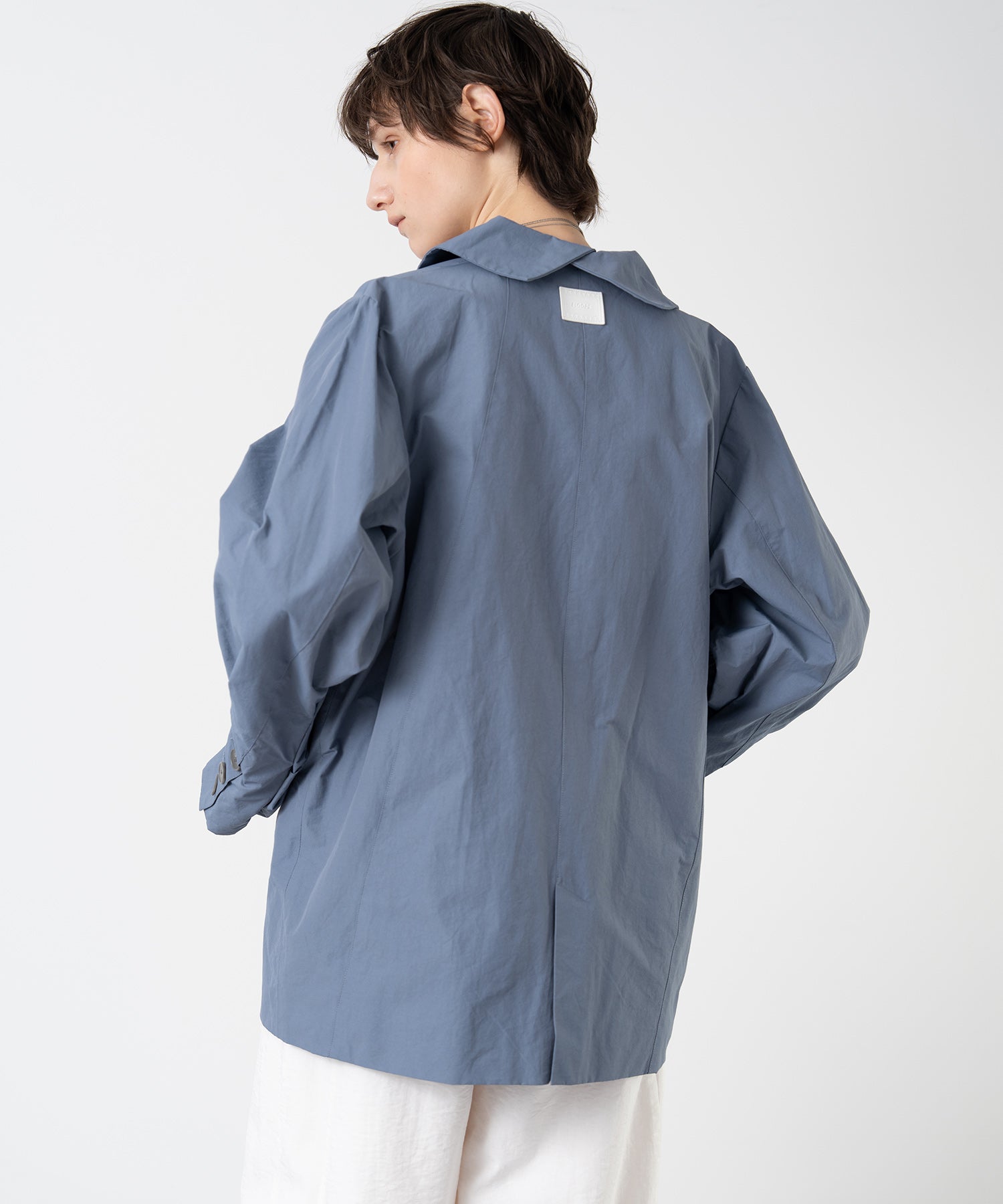 Sleeve-Tucked Single Jacket