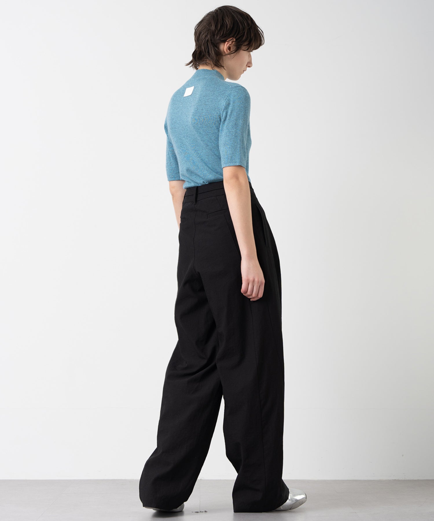 Crew Neck Fitted Knit T-Shirt / Pullover