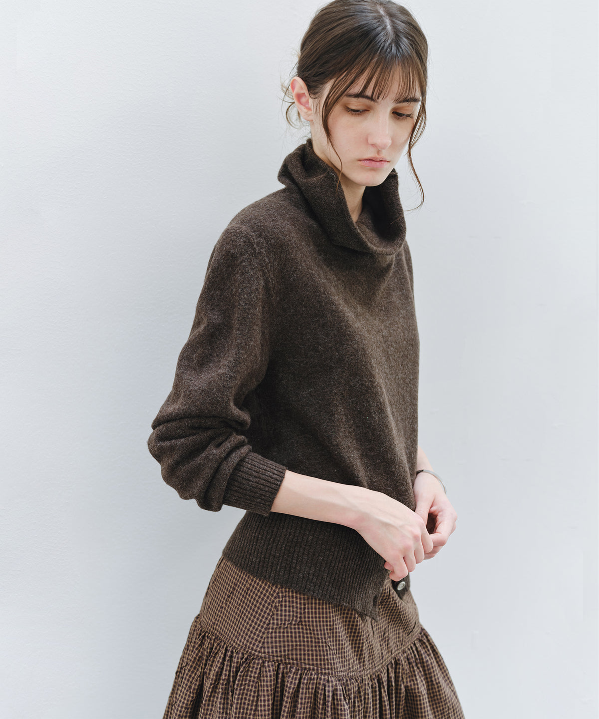 「11月下旬出荷予定」Draped Neck Button Hem Knit Sweater