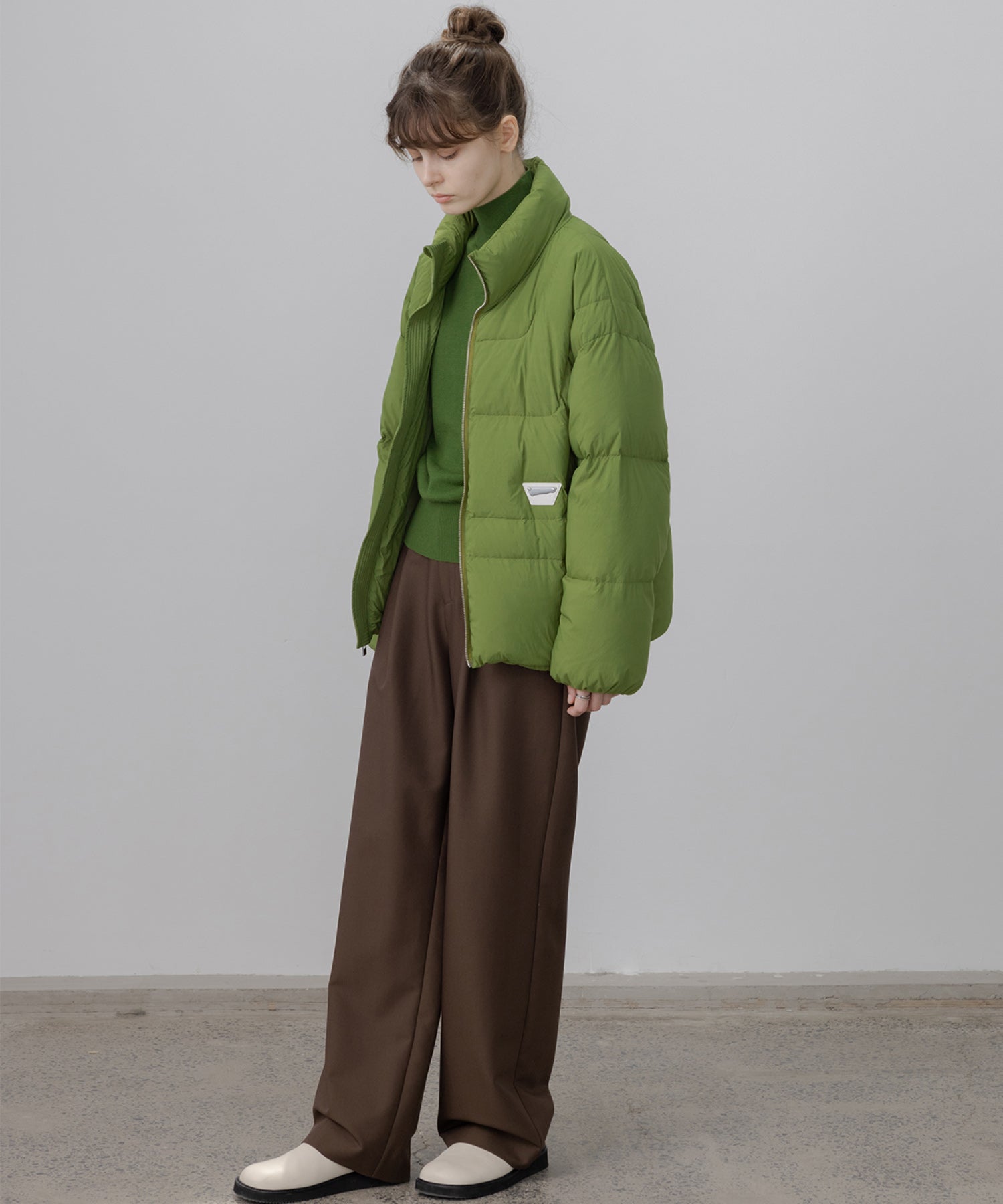 color volume down jacket