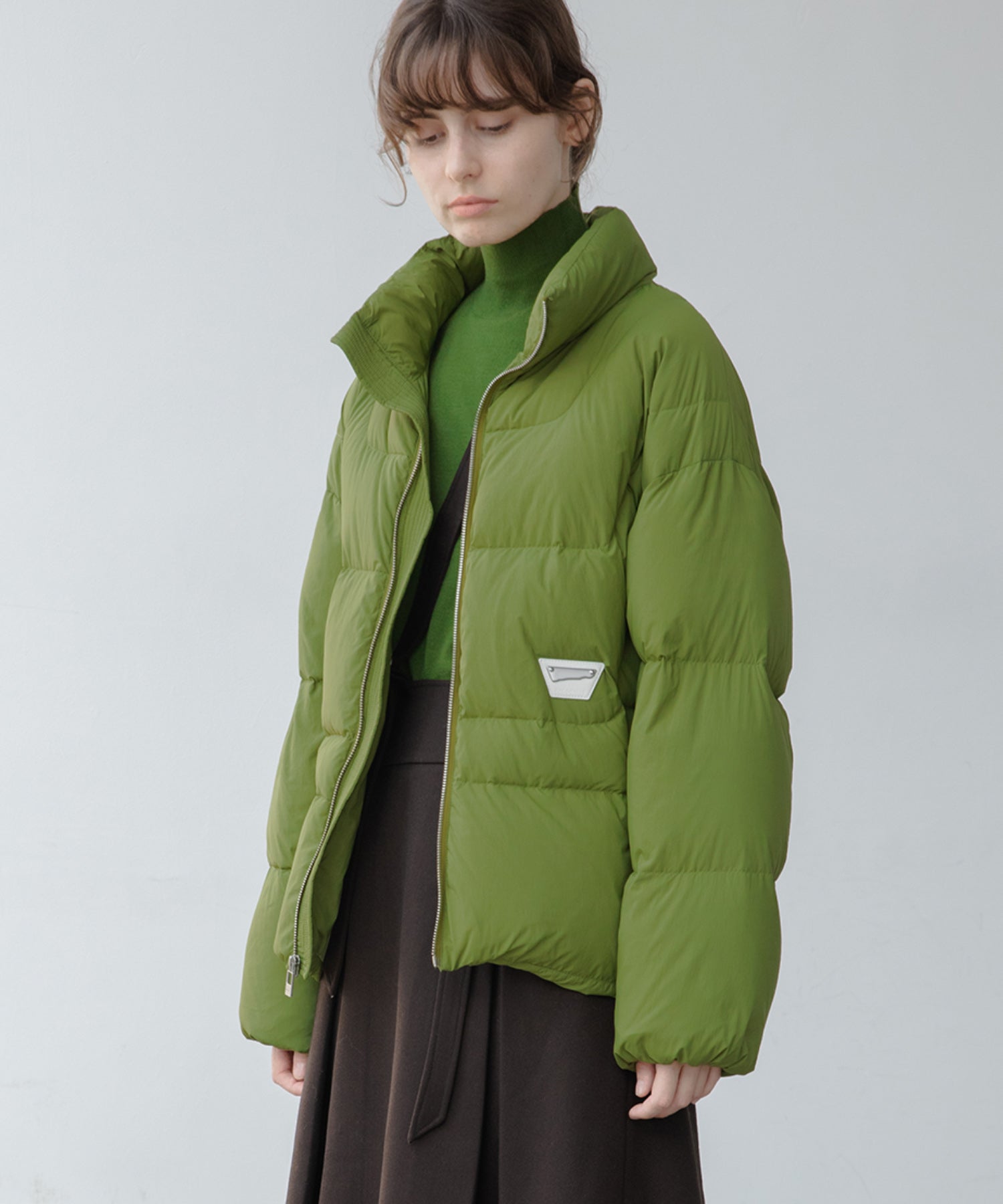 color volume down jacket