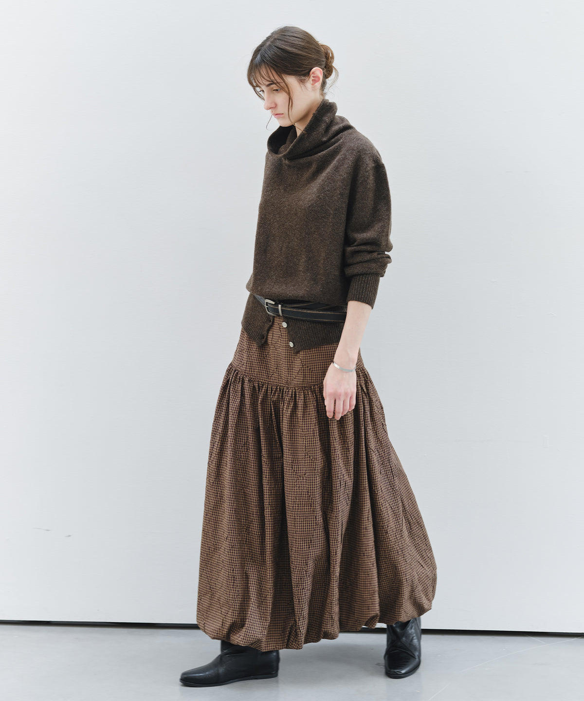 「11月下旬出荷予定」Draped Neck Button Hem Knit Sweater