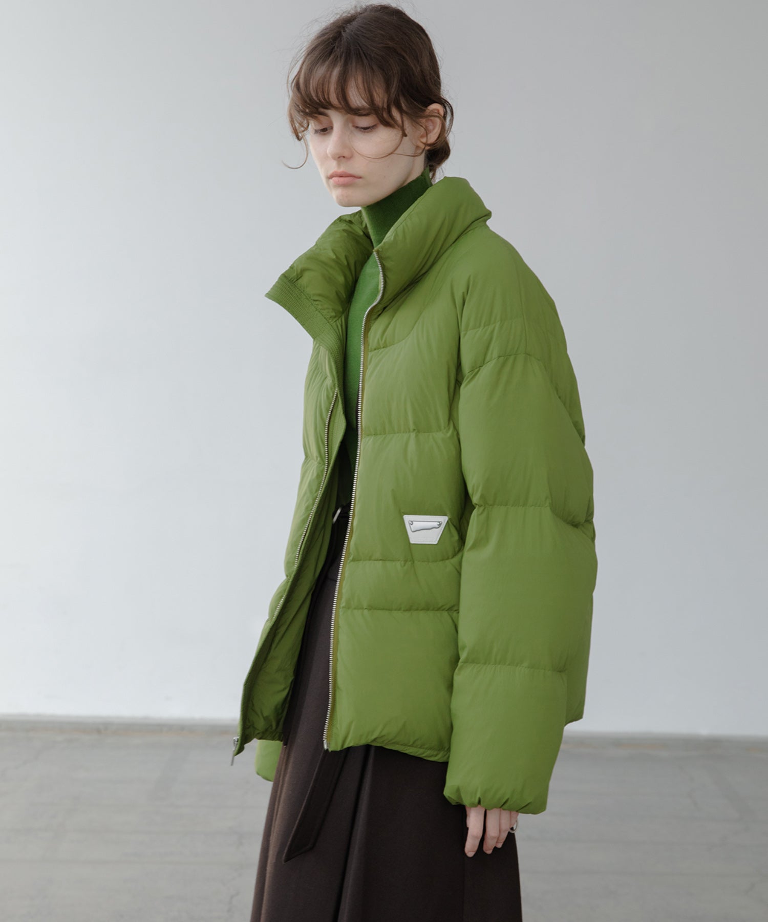 color volume down jacket