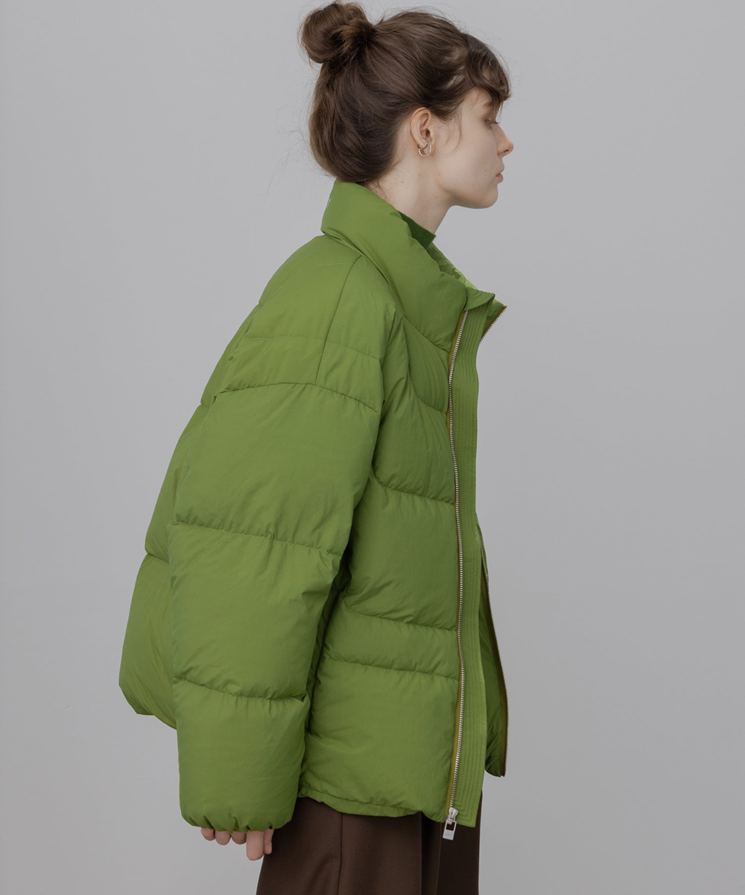 color volume down jacket
