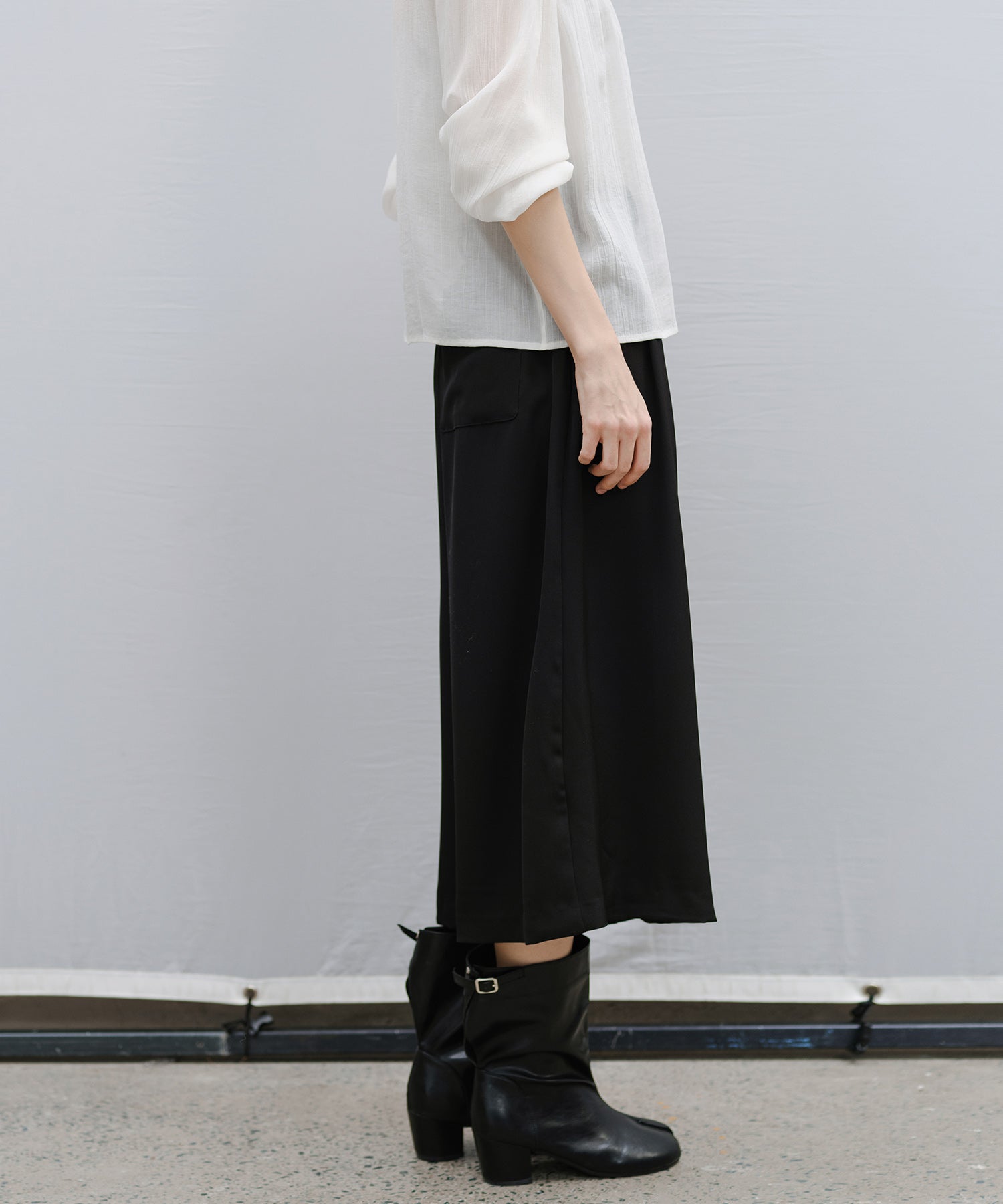Wide-Leg Culotte Slacks
