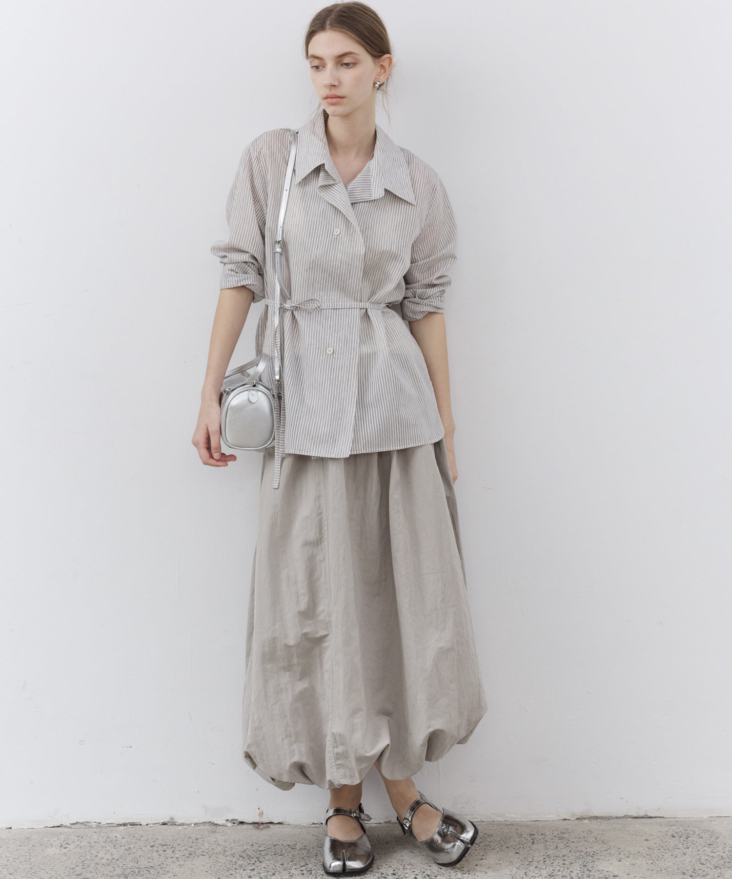 Narrow Volume Silhouette Skirt