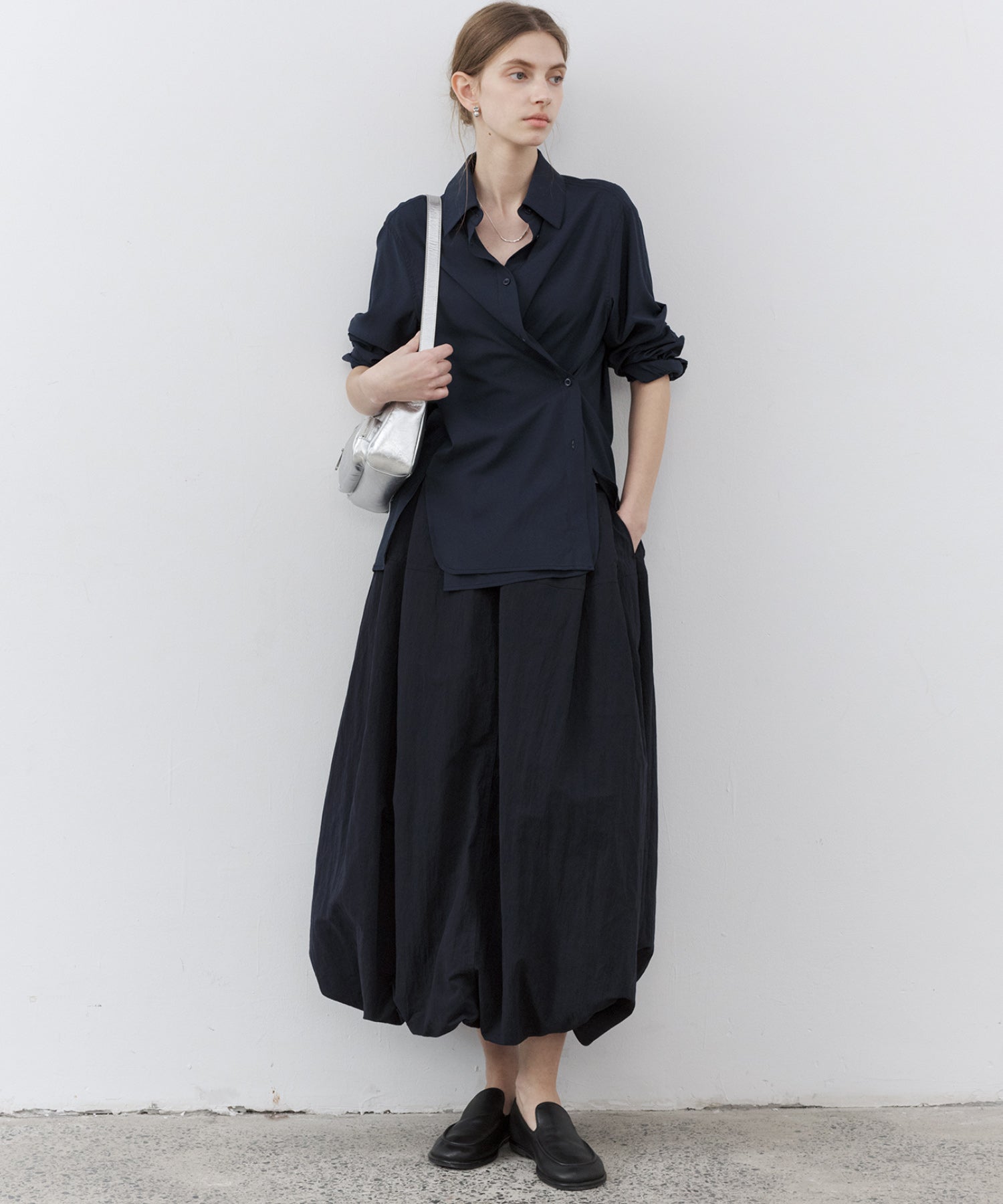 Narrow Volume Silhouette Skirt