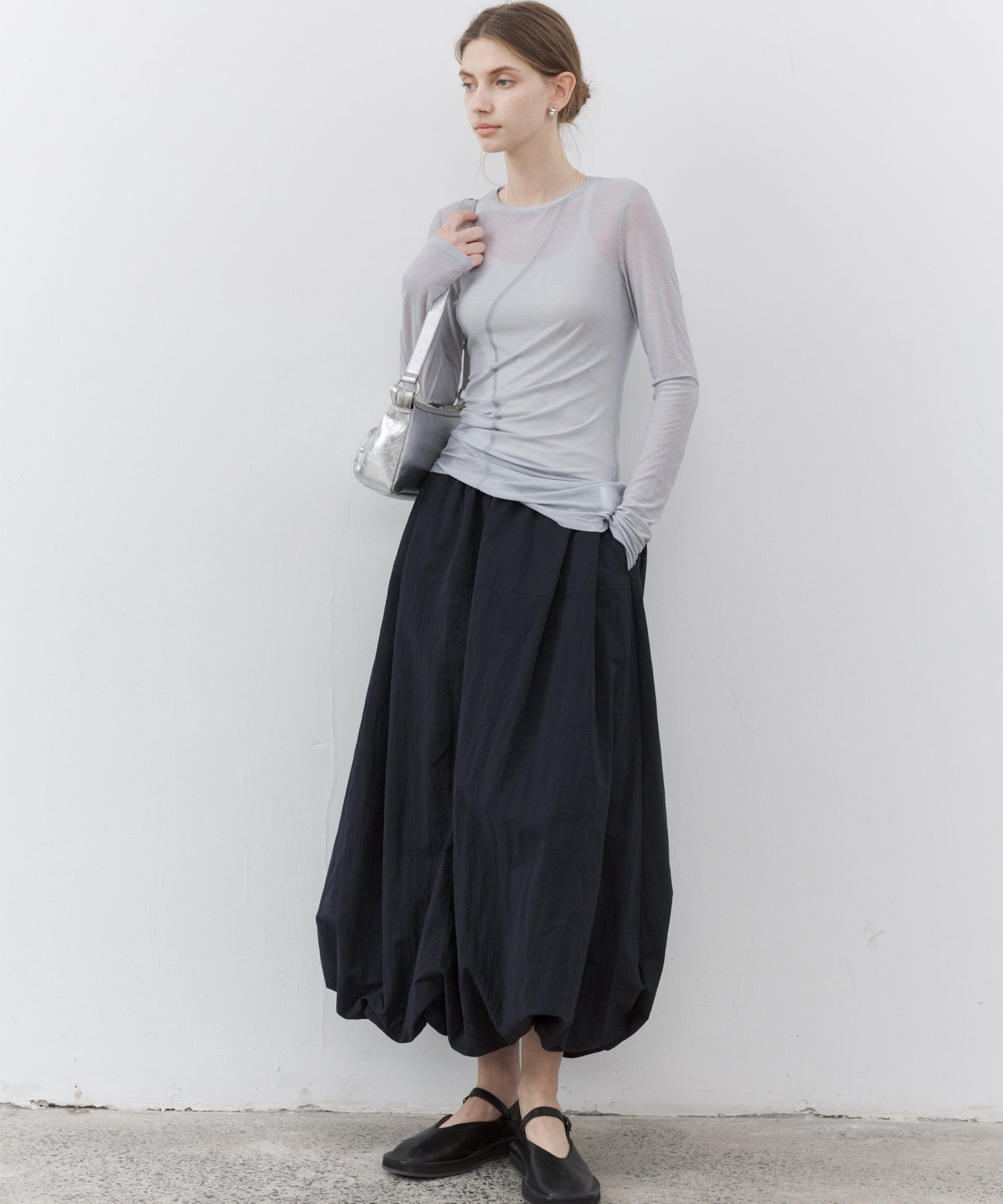 Narrow Volume Silhouette Skirt