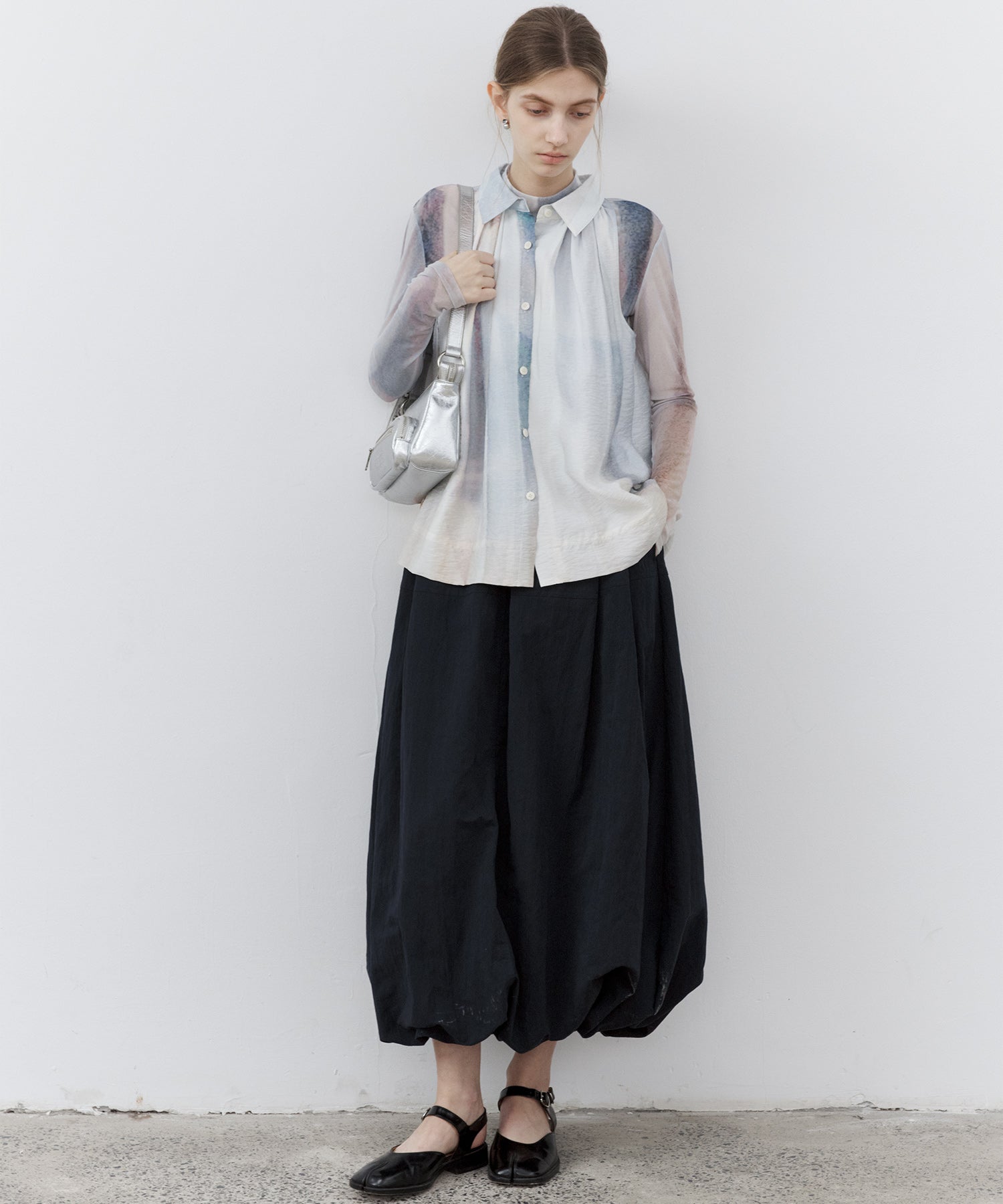 Narrow Volume Silhouette Skirt