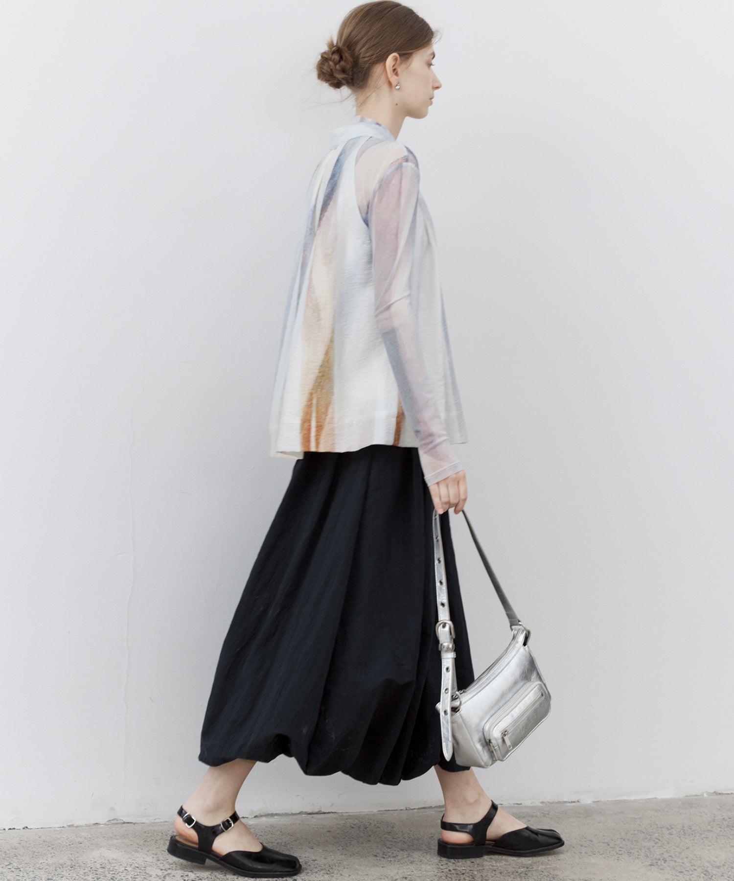 Narrow Volume Silhouette Skirt