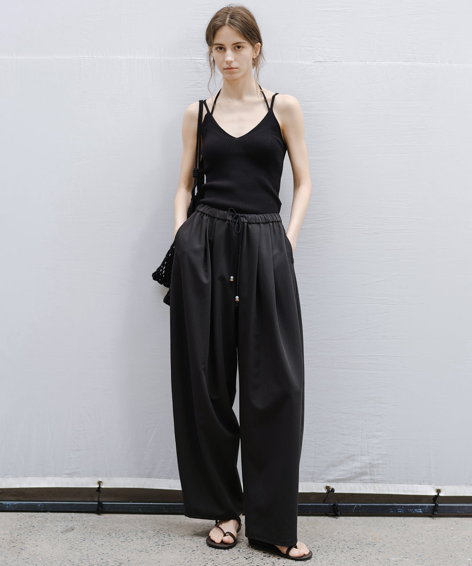 Sculpted Curve Wide Pants – Minimal Line Fit