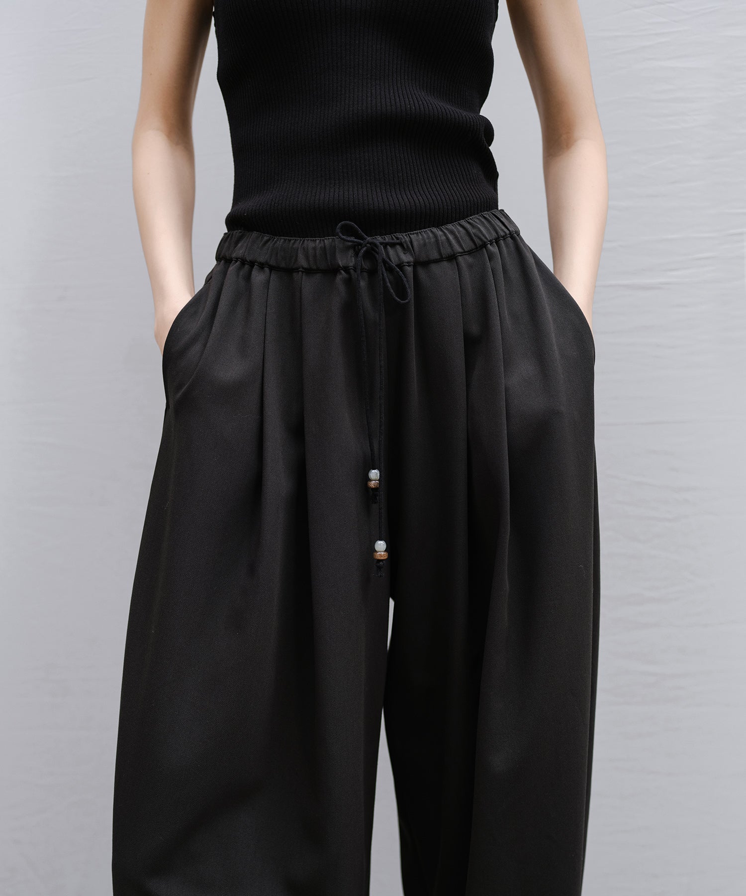 Sculpted Curve Wide Pants – Minimal Line Fit