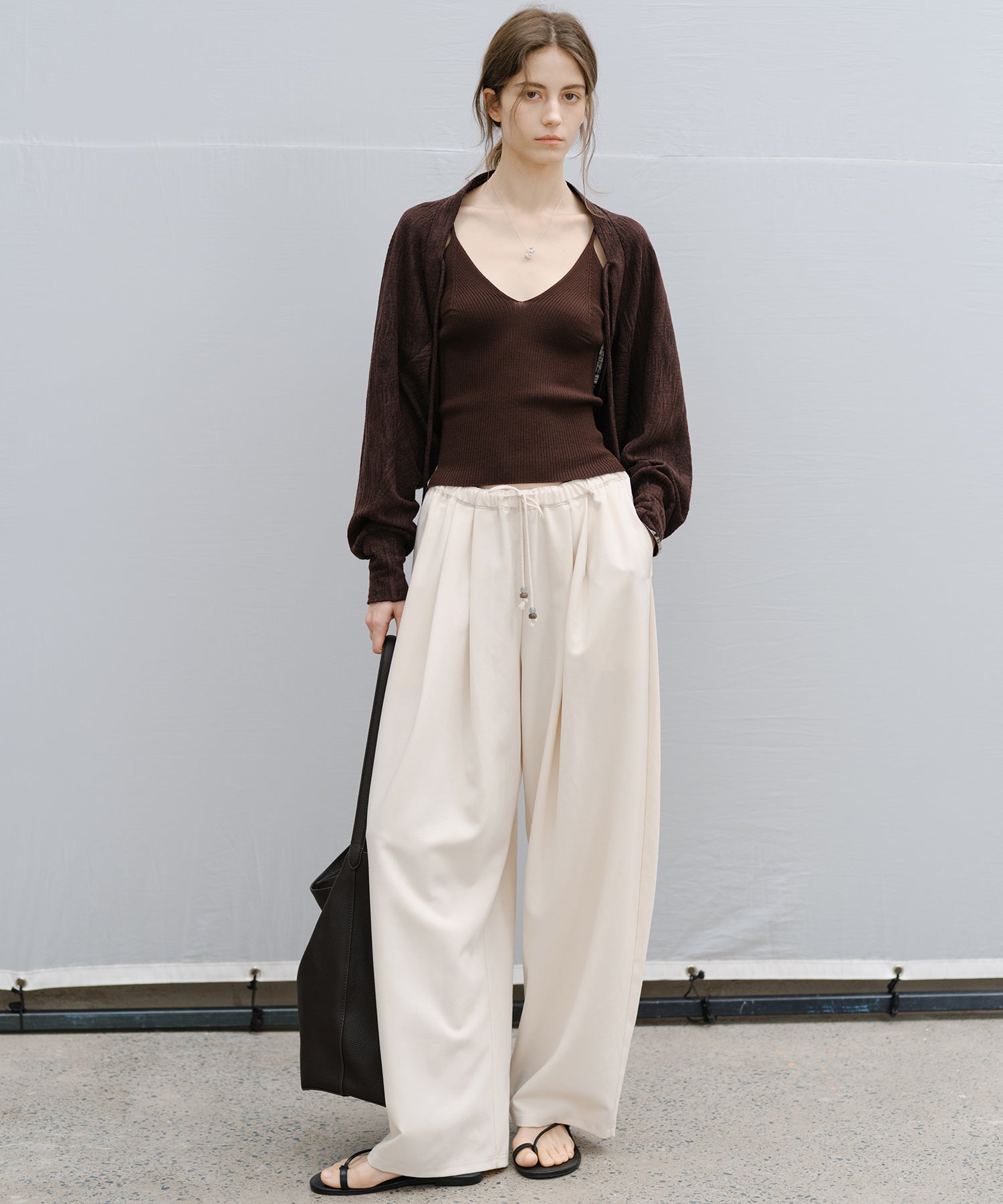 Sculpted Curve Wide Pants – Minimal Line Fit