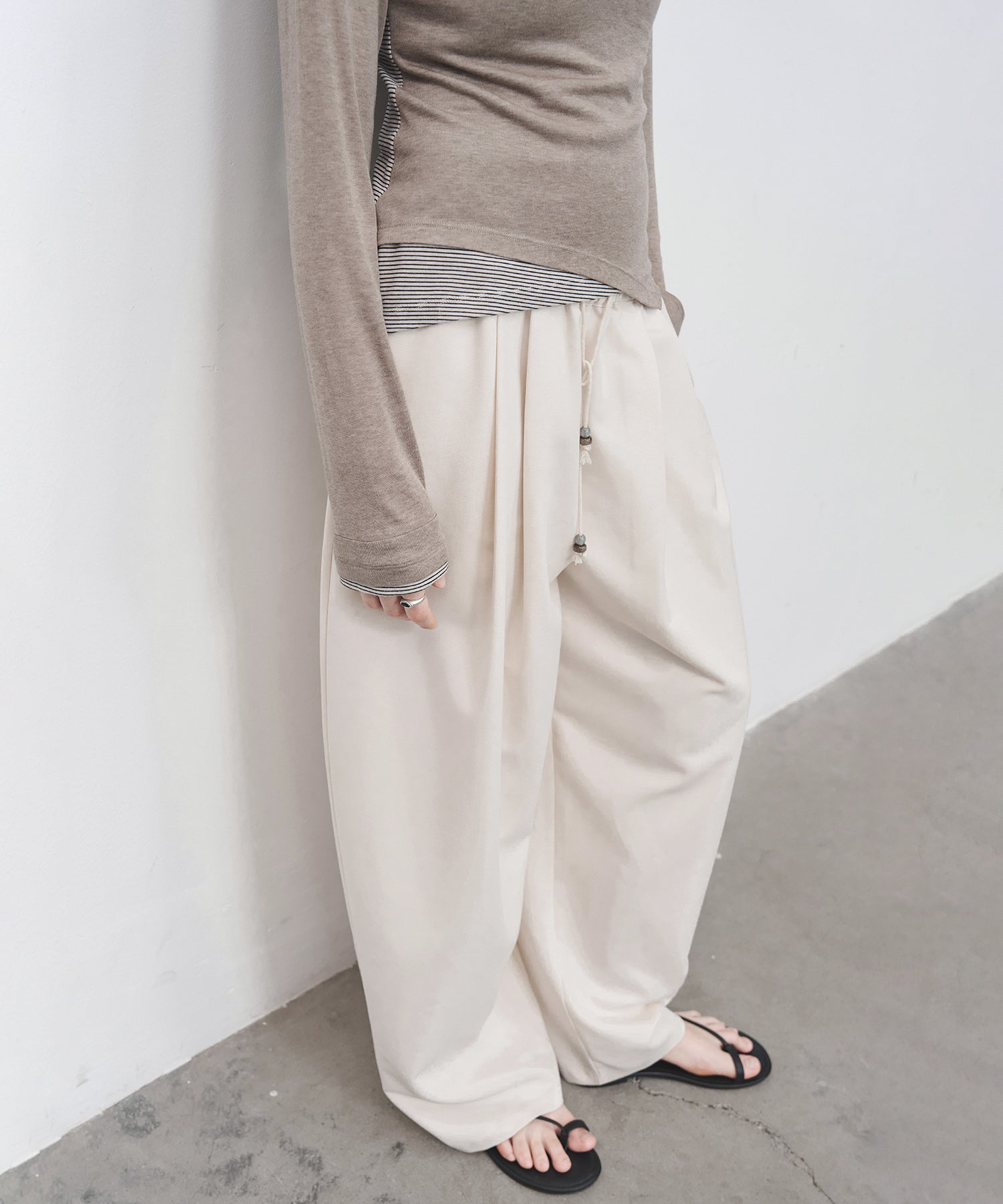 Sculpted Curve Wide Pants – Minimal Line Fit