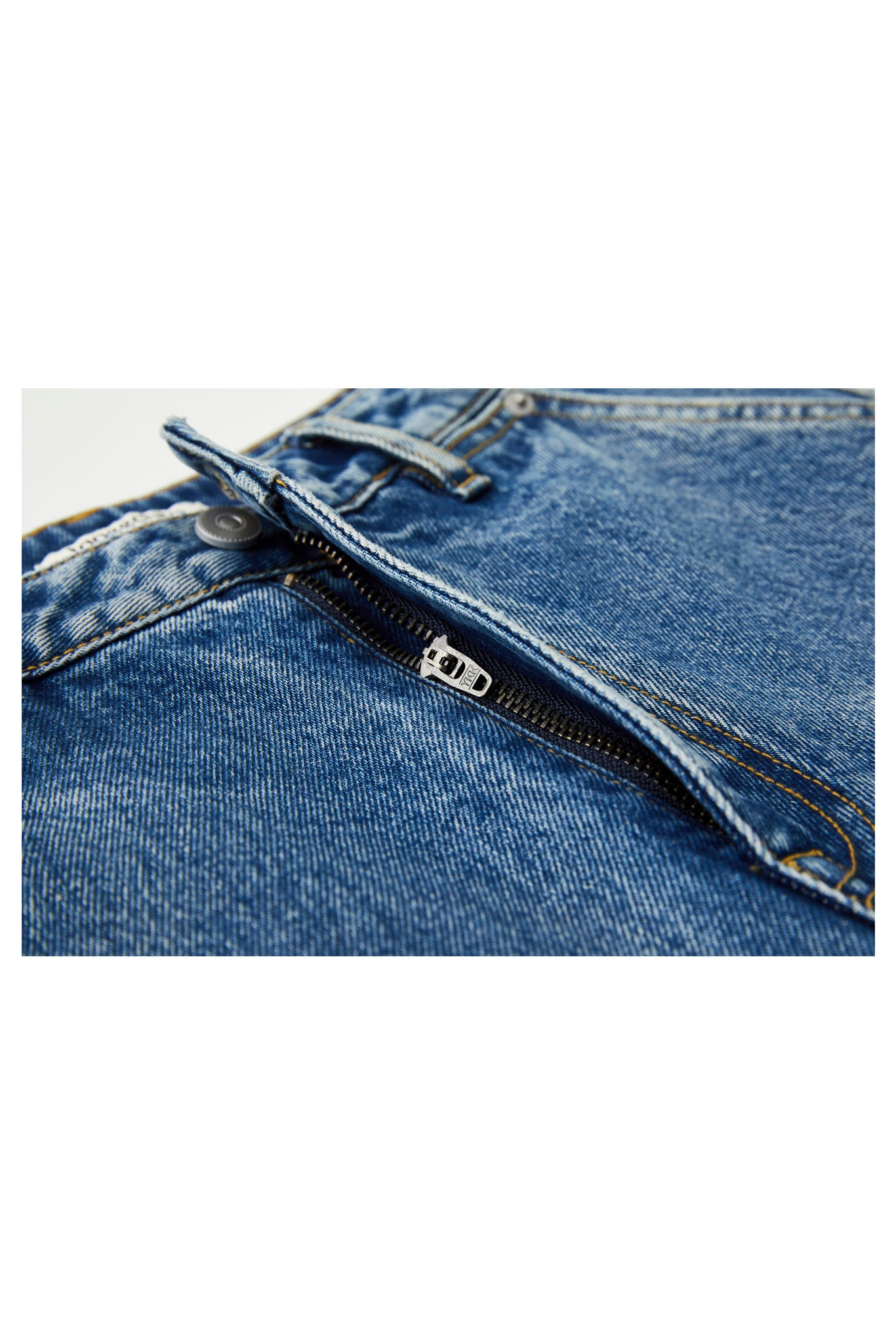 Frayed Hem Straight Denim Pants