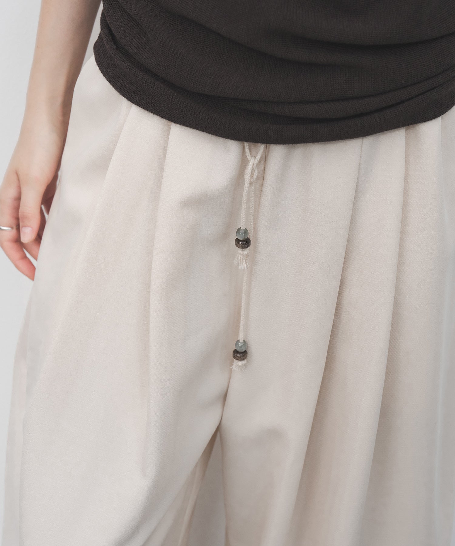 Sculpted Curve Wide Pants – Minimal Line Fit