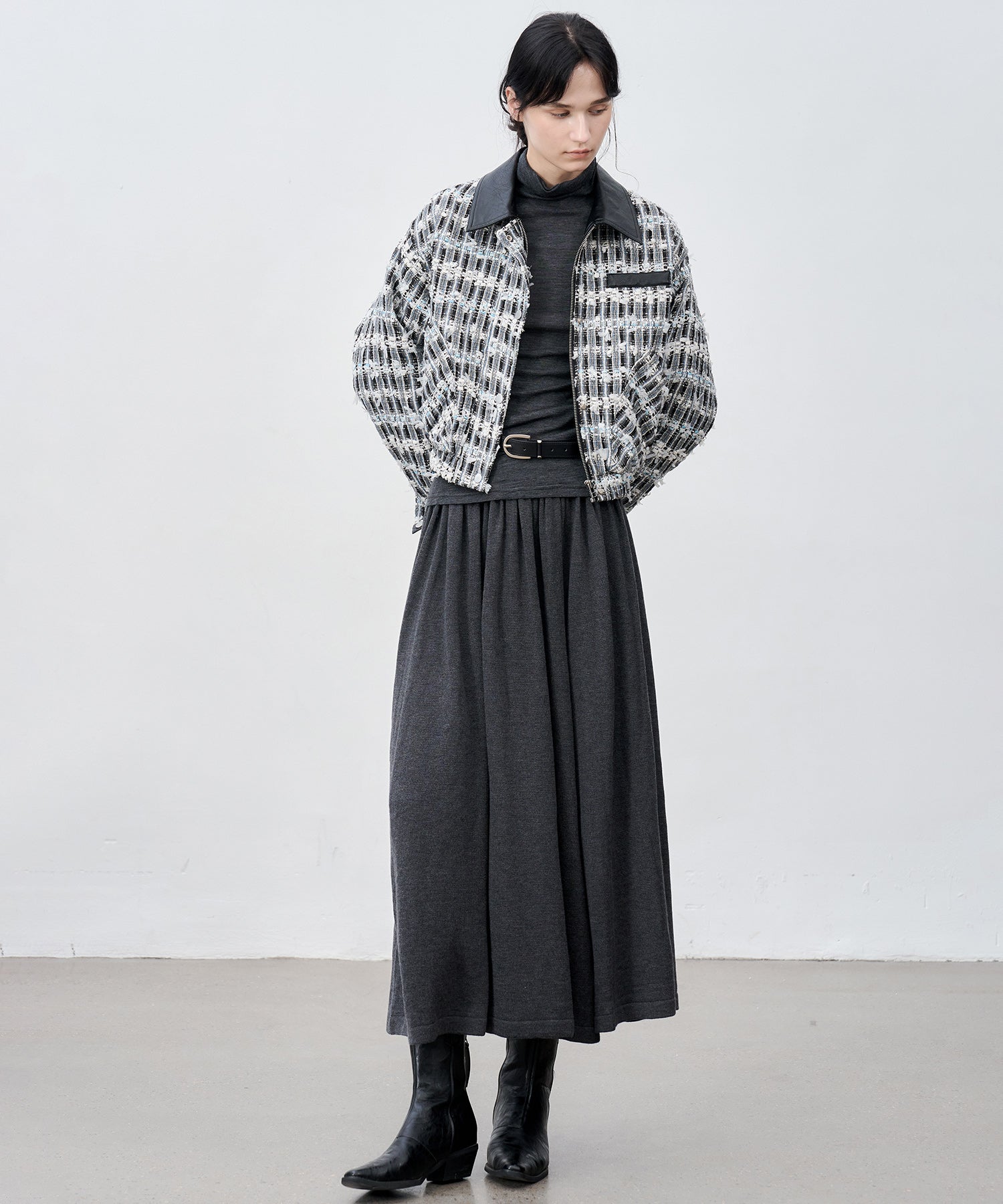 Elegant Flowy Flared Knit Midi Skirt