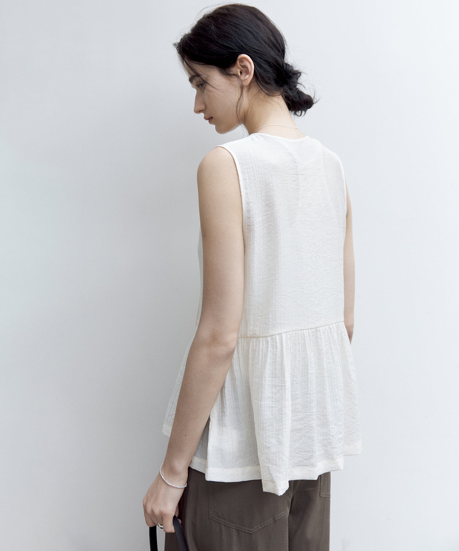 Sleeveless Gathered Blouse Vest