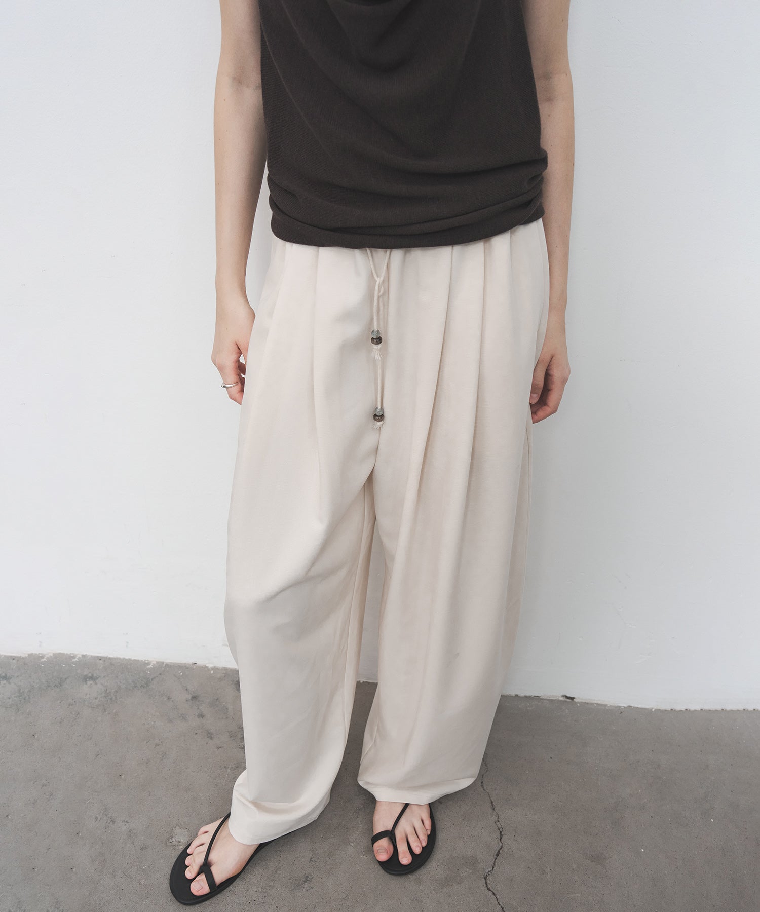 Sculpted Curve Wide Pants – Minimal Line Fit