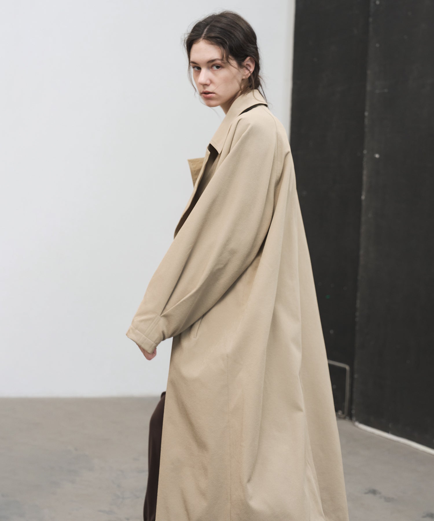 Structured Raglan Trench Coat – Oversized Fit