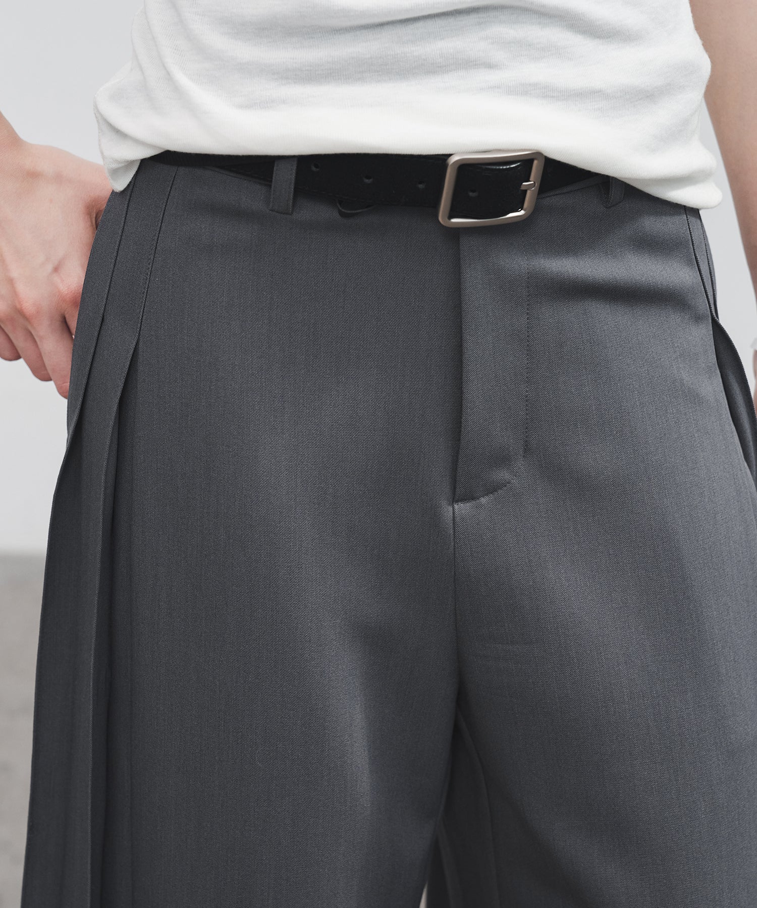 Side Pleat Wide Slacks