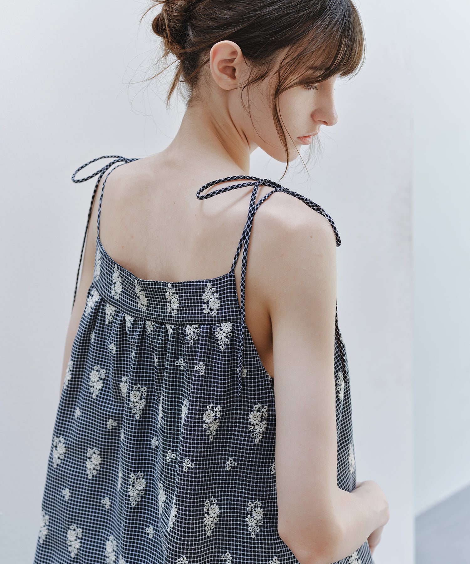 「8月中旬~下旬出荷」Embroidered Gingham Tiered Cami Dress