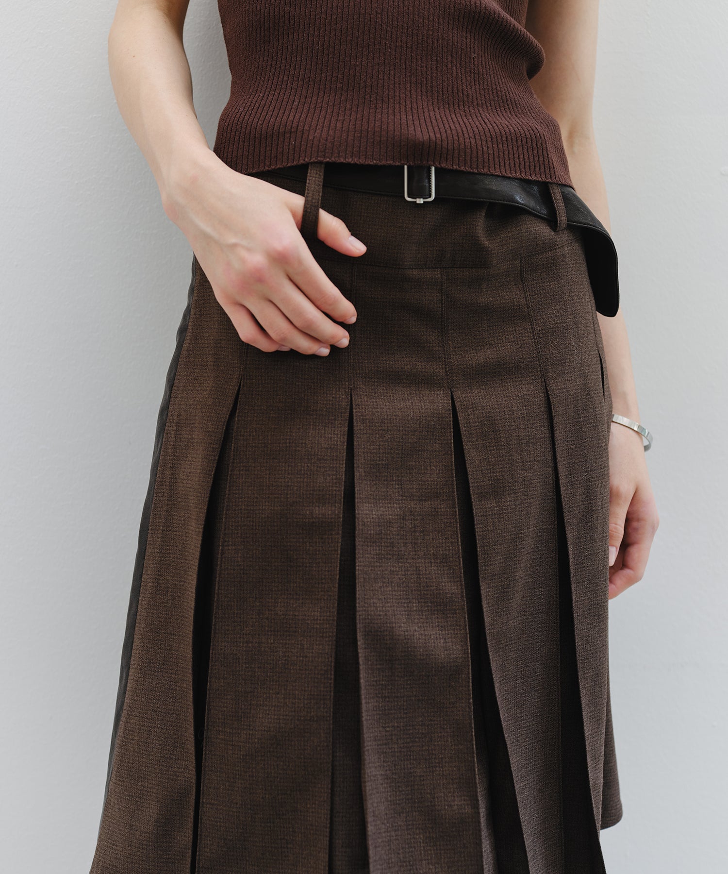 「9月下旬出荷予定」2WAY Faux Leather Pleated Midi Skirt