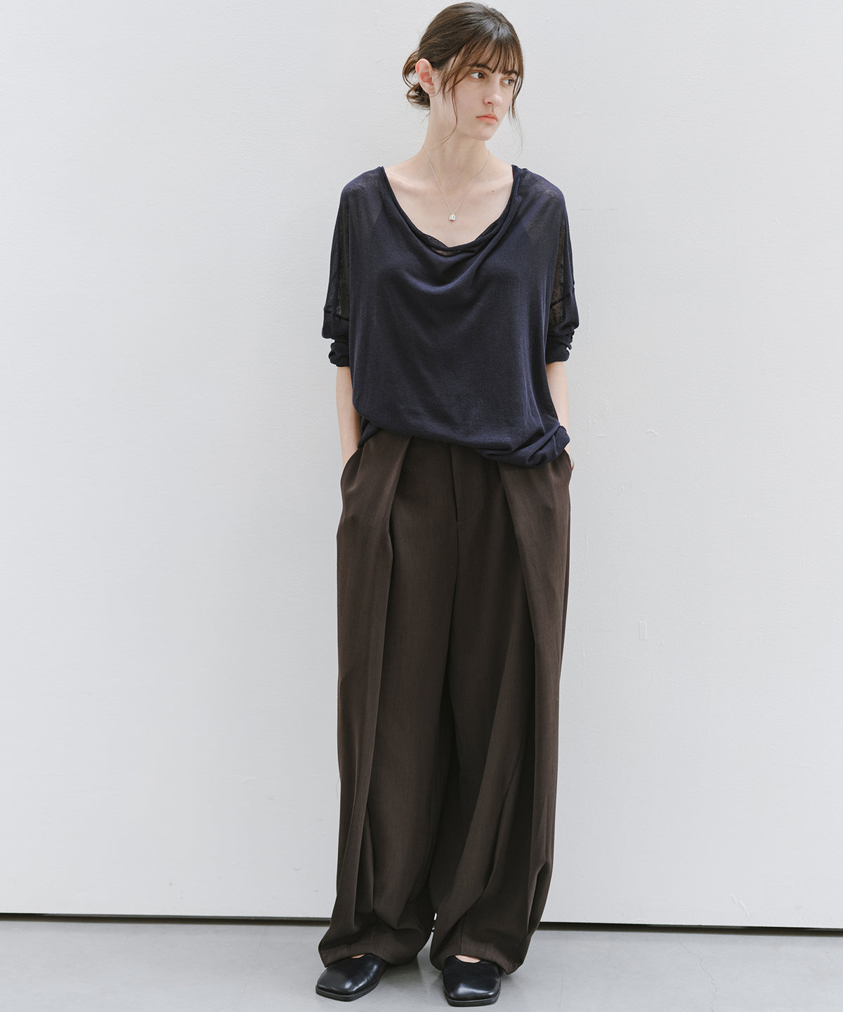 「10月下旬出荷予定」Tuck Detail Adjustable Hem Wide Pants