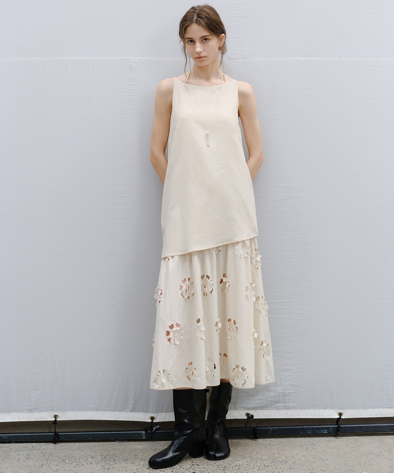 “Shipping from late February to early March” Sleeveless Cutwork Lace Midi Dress