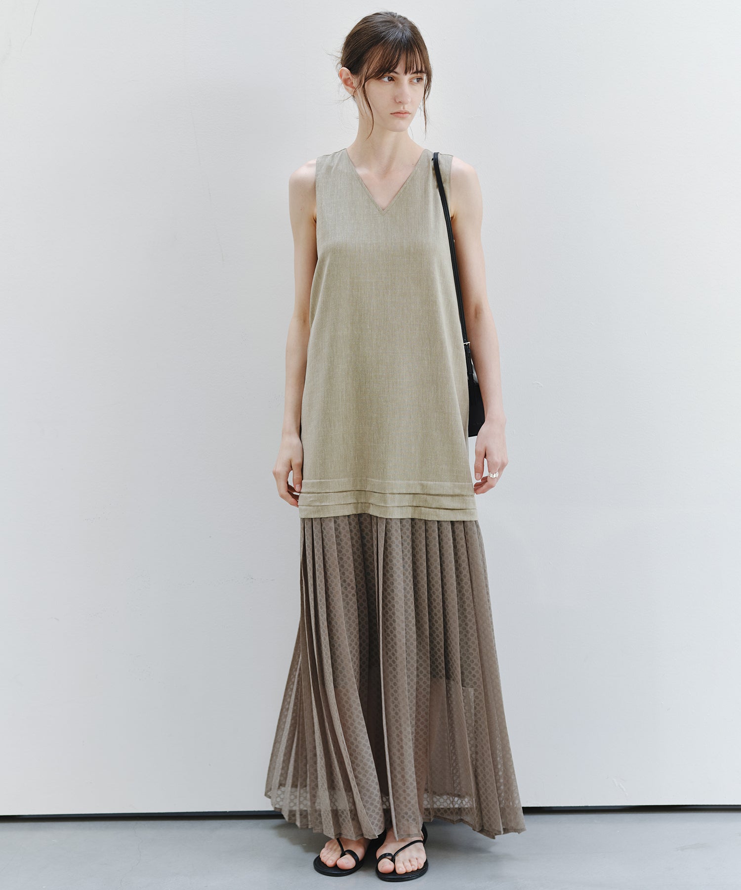 「7月中旬~下旬出荷」Linen Blend Pleated Docking Dress