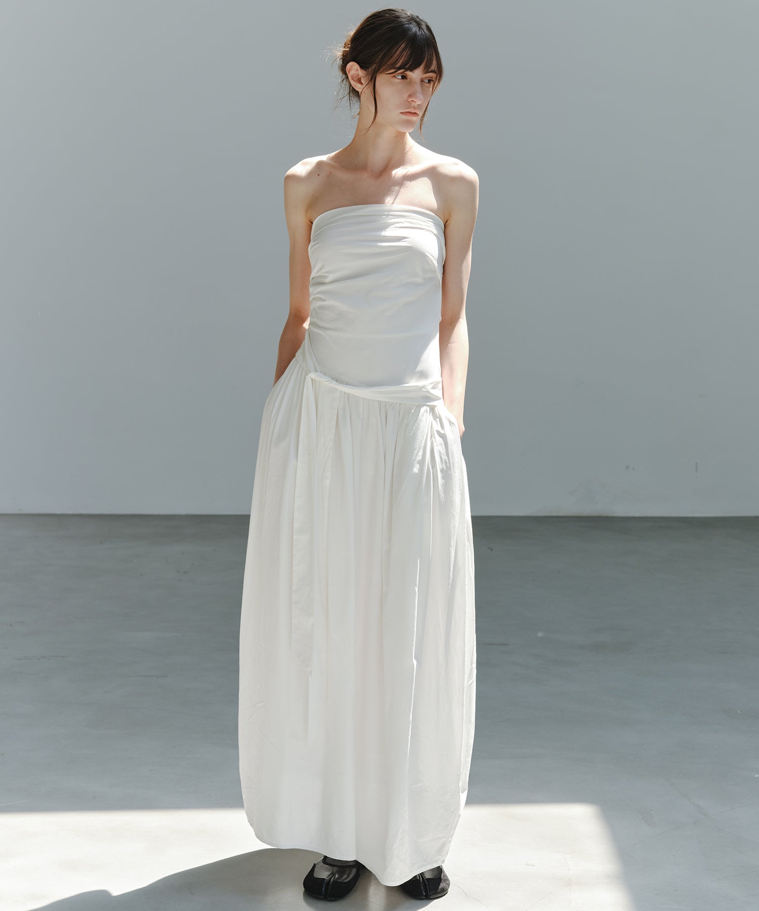 「8月中旬~下旬出荷」Side Tie Draped Strapless Long Dress