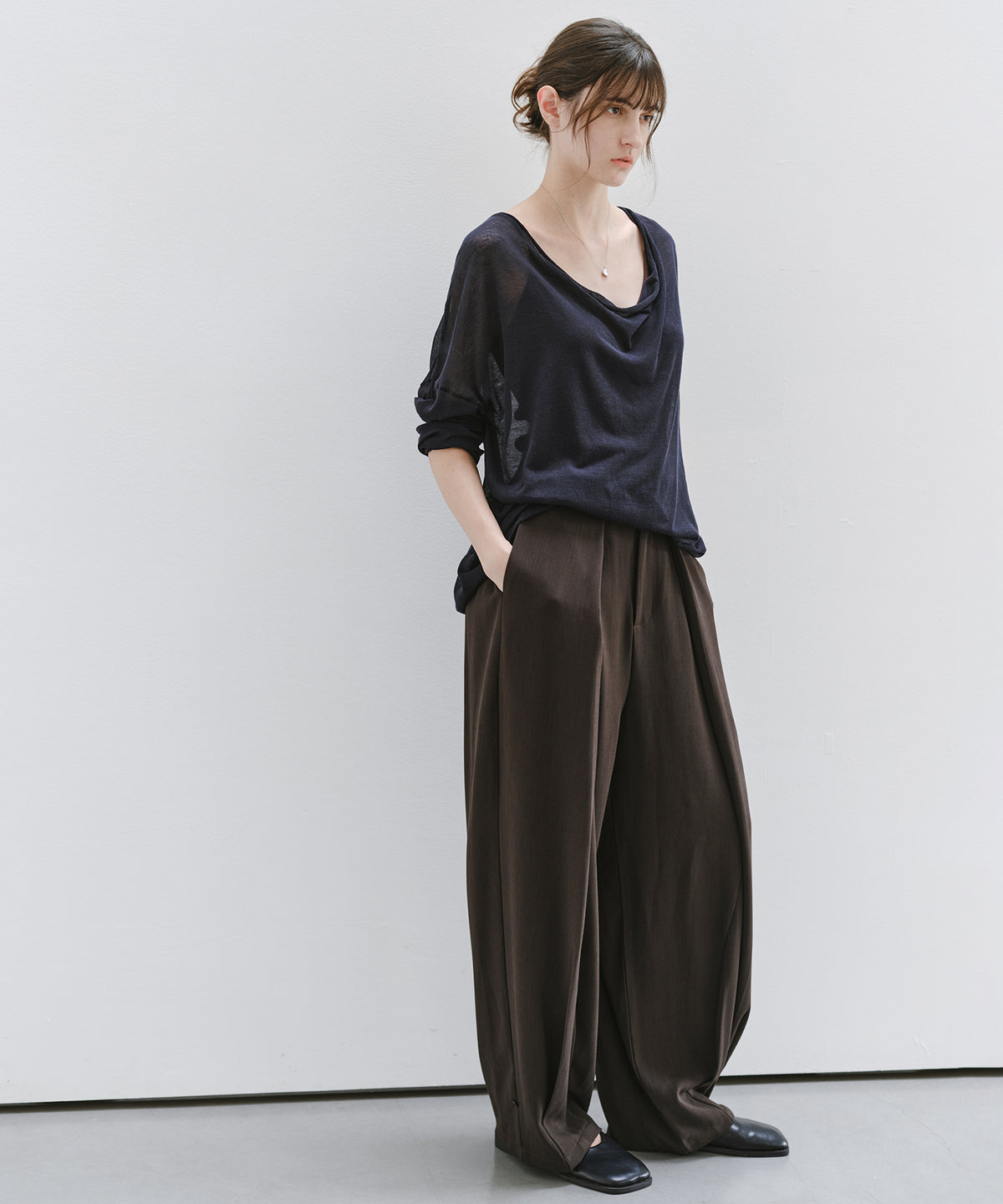 「10月下旬出荷予定」Tuck Detail Adjustable Hem Wide Pants