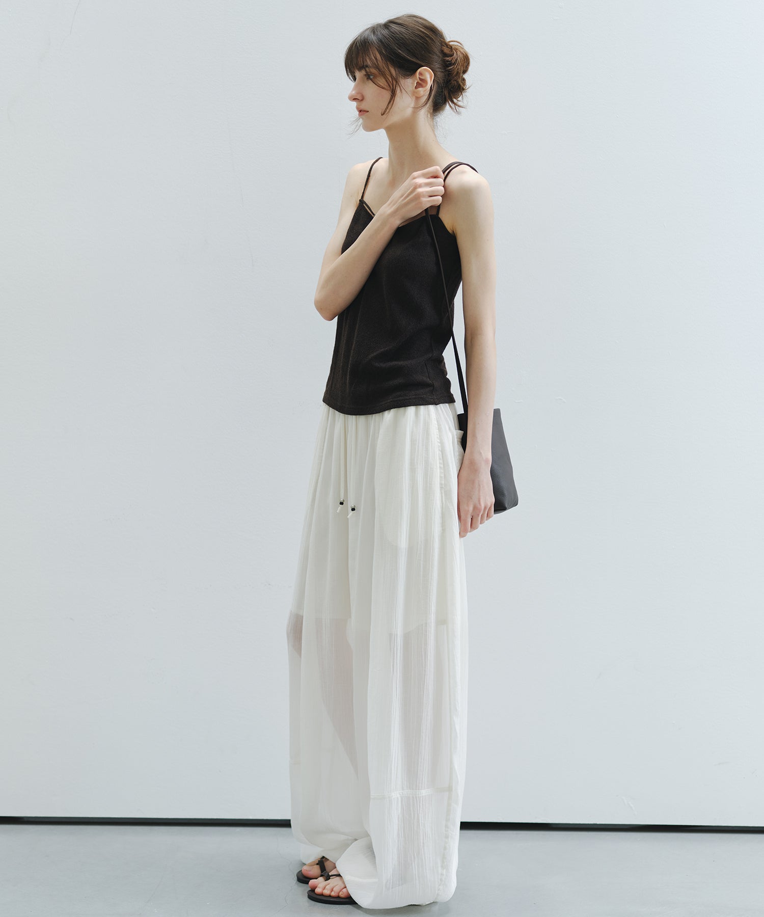 「6月上旬~中旬出荷」Curve Silhouette Drawstring Pants