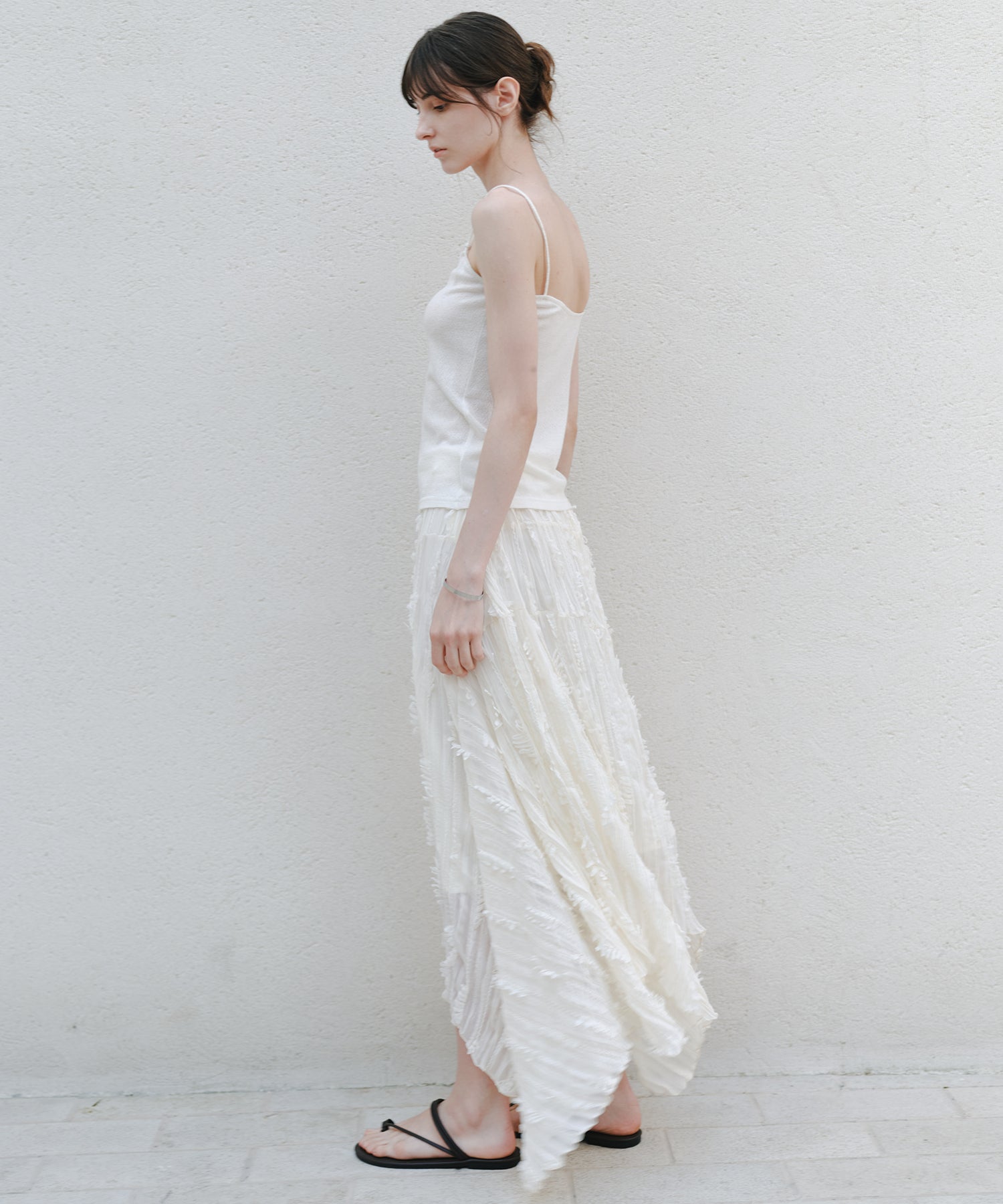 「7月中旬~下旬出荷」Feather Texture Asymmetric Skirt