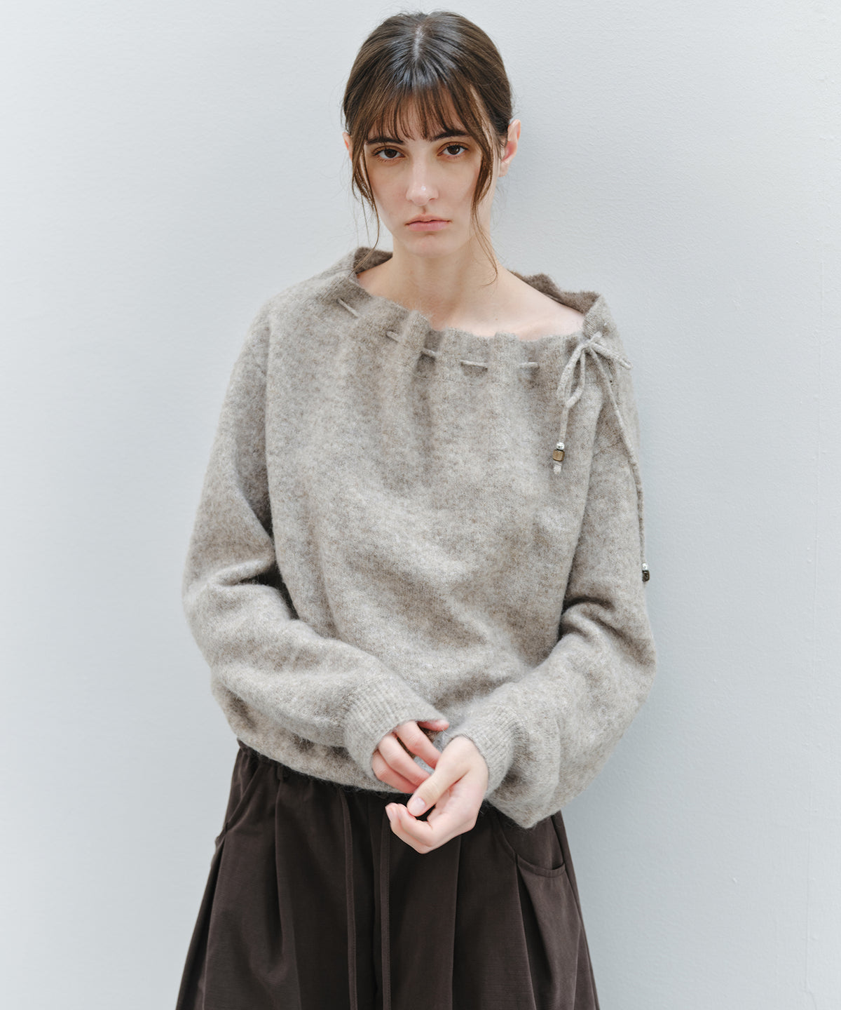 「9月下旬出荷予定」Shaggy Off-Shoulder Drawstring Knit Top