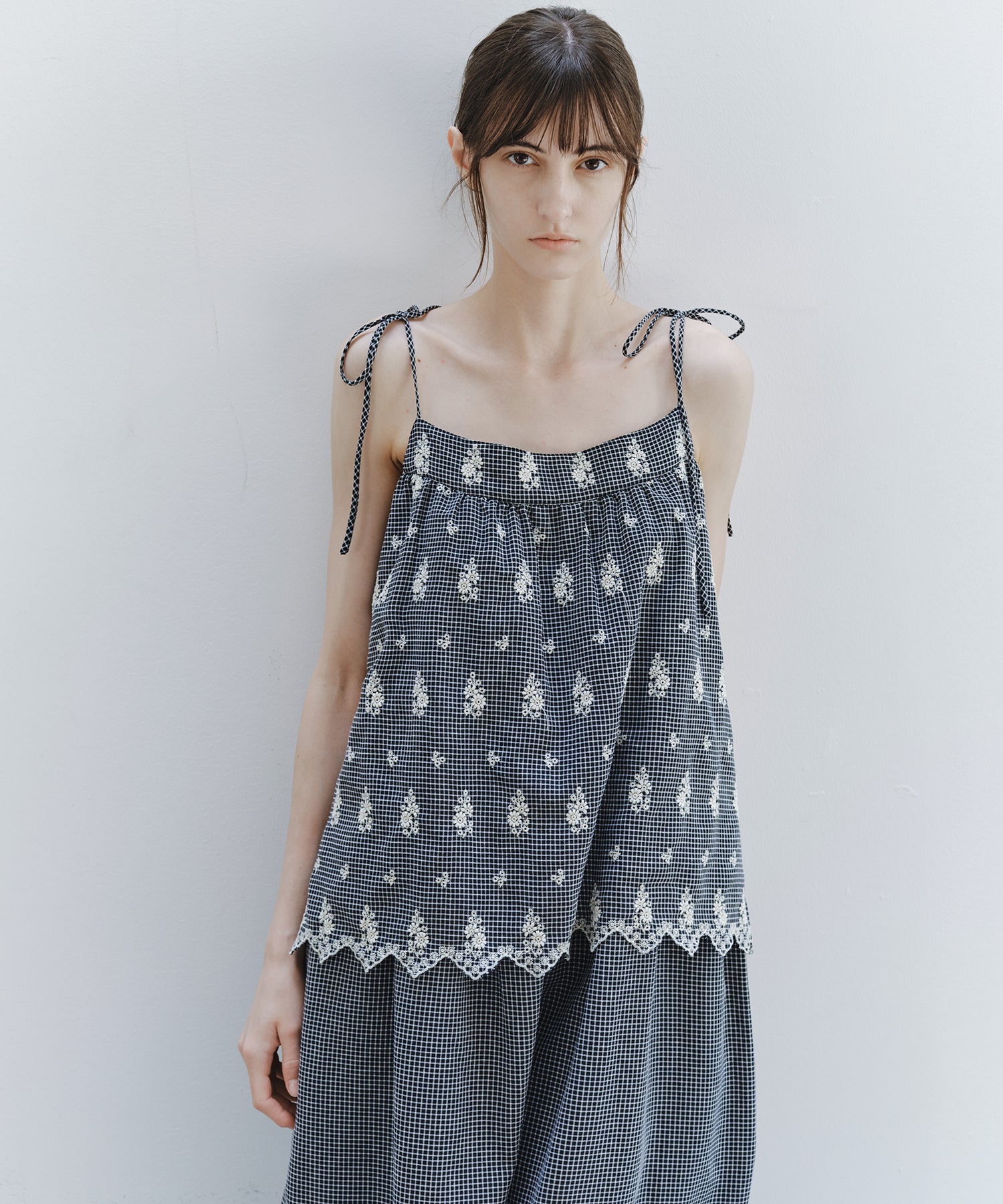 「8月中旬~下旬出荷」Embroidered Gingham Tiered Cami Dress