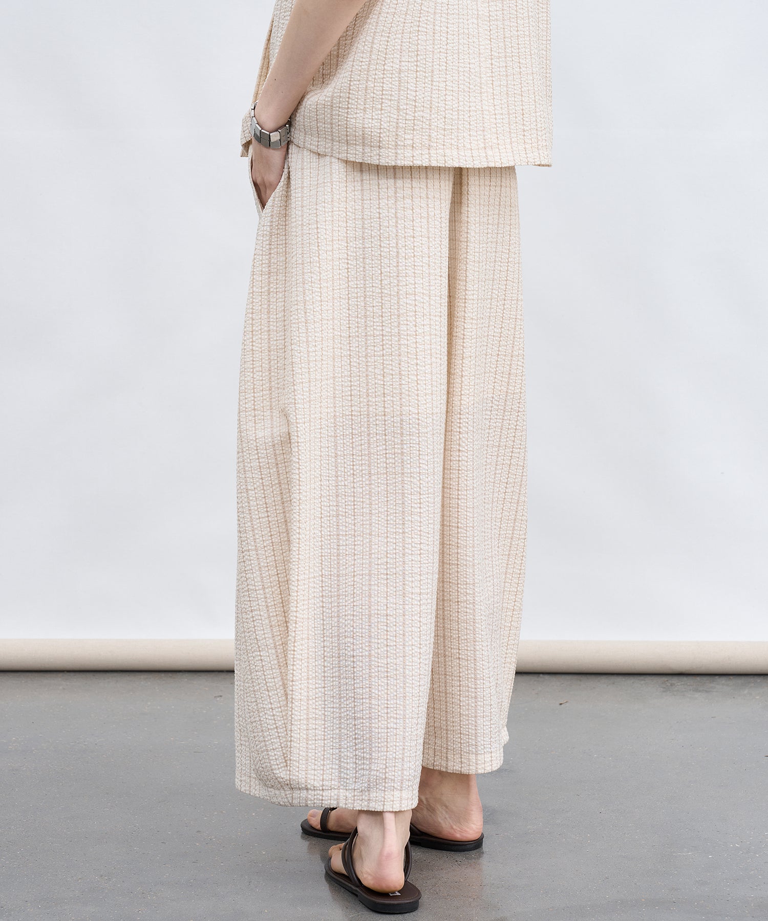 Textured Curved Wide Pants
