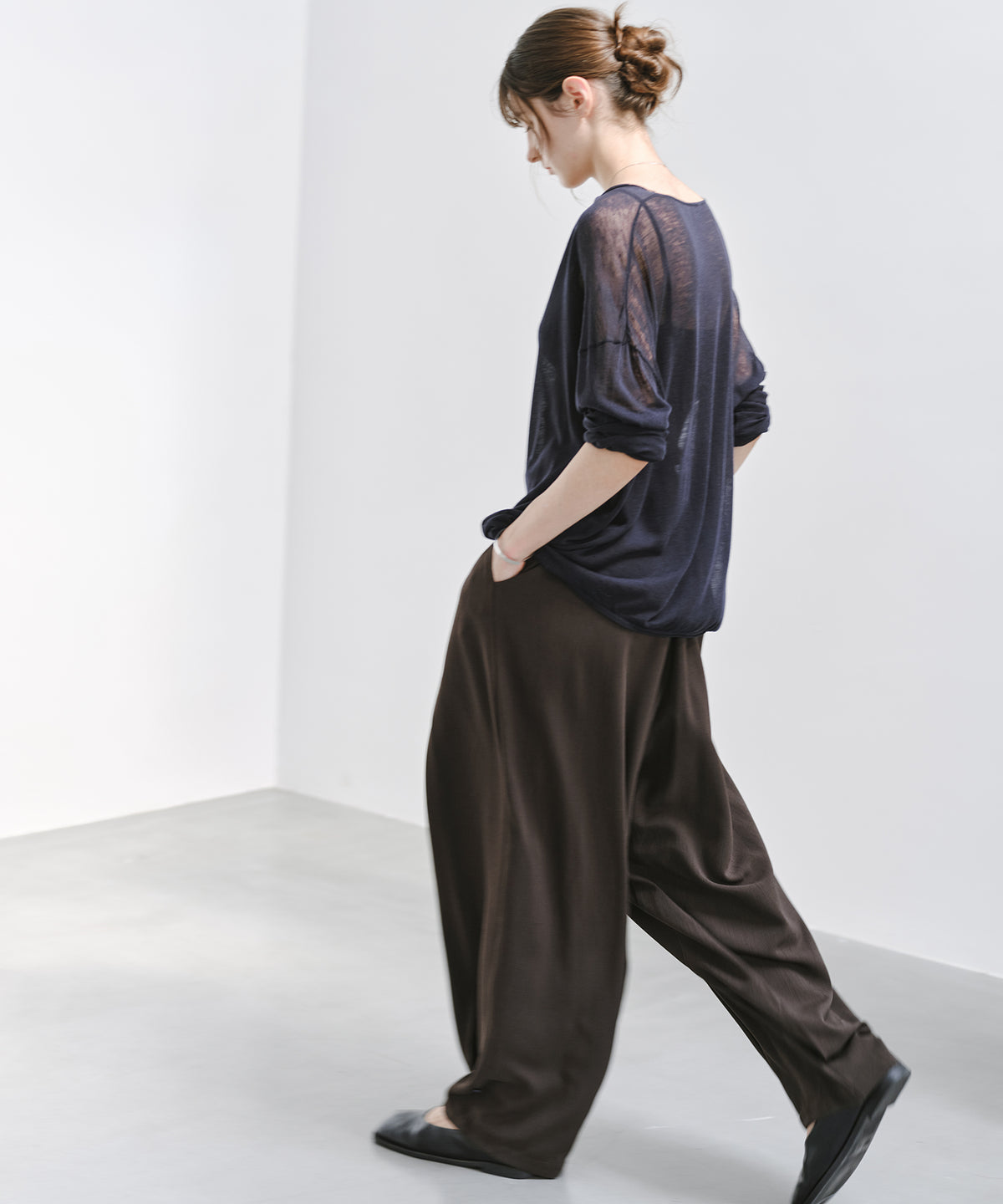 「10月下旬出荷予定」Tuck Detail Adjustable Hem Wide Pants