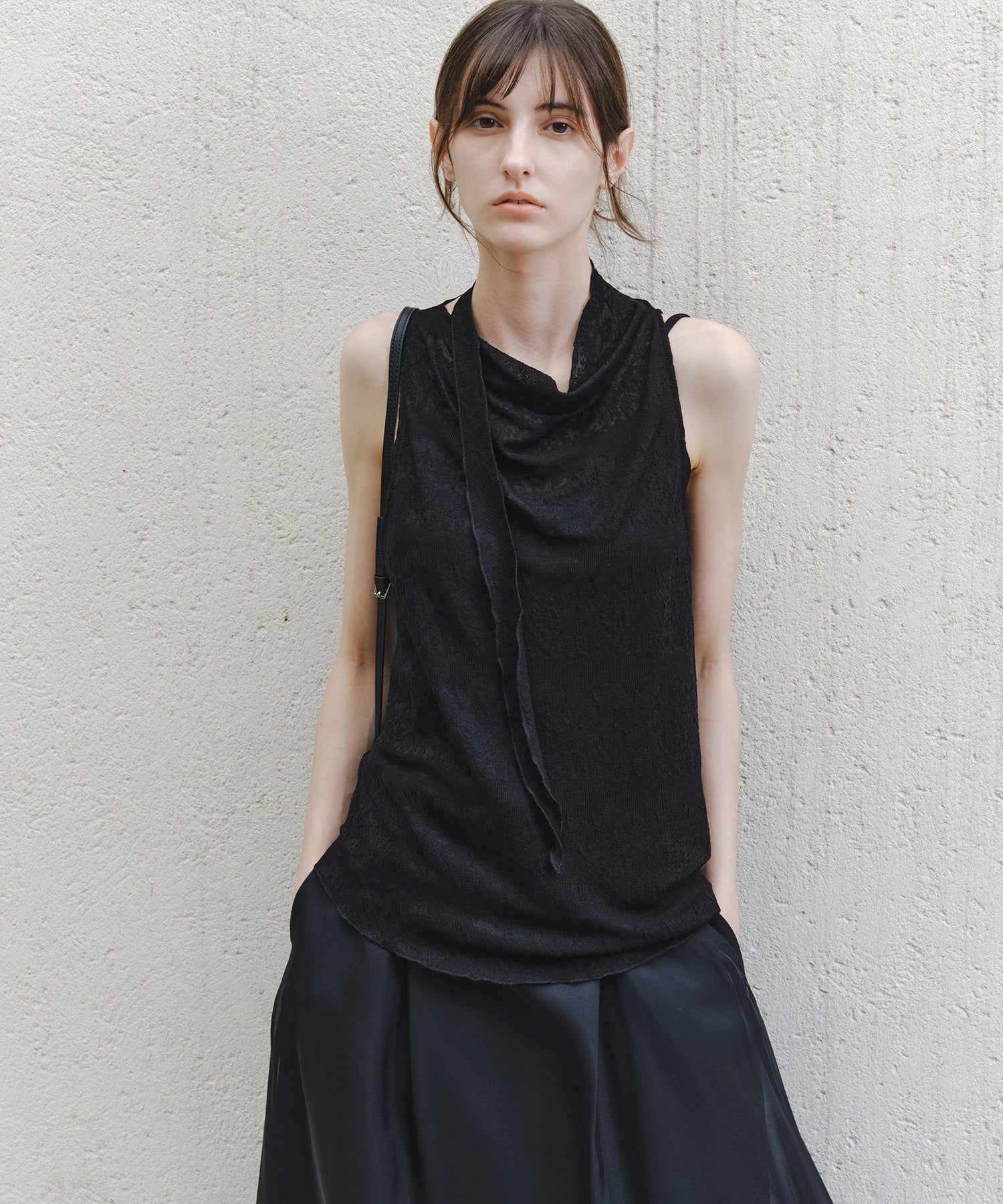 「8月中旬~下旬出荷」Jacquard Sheer Draped Sleeveless Top