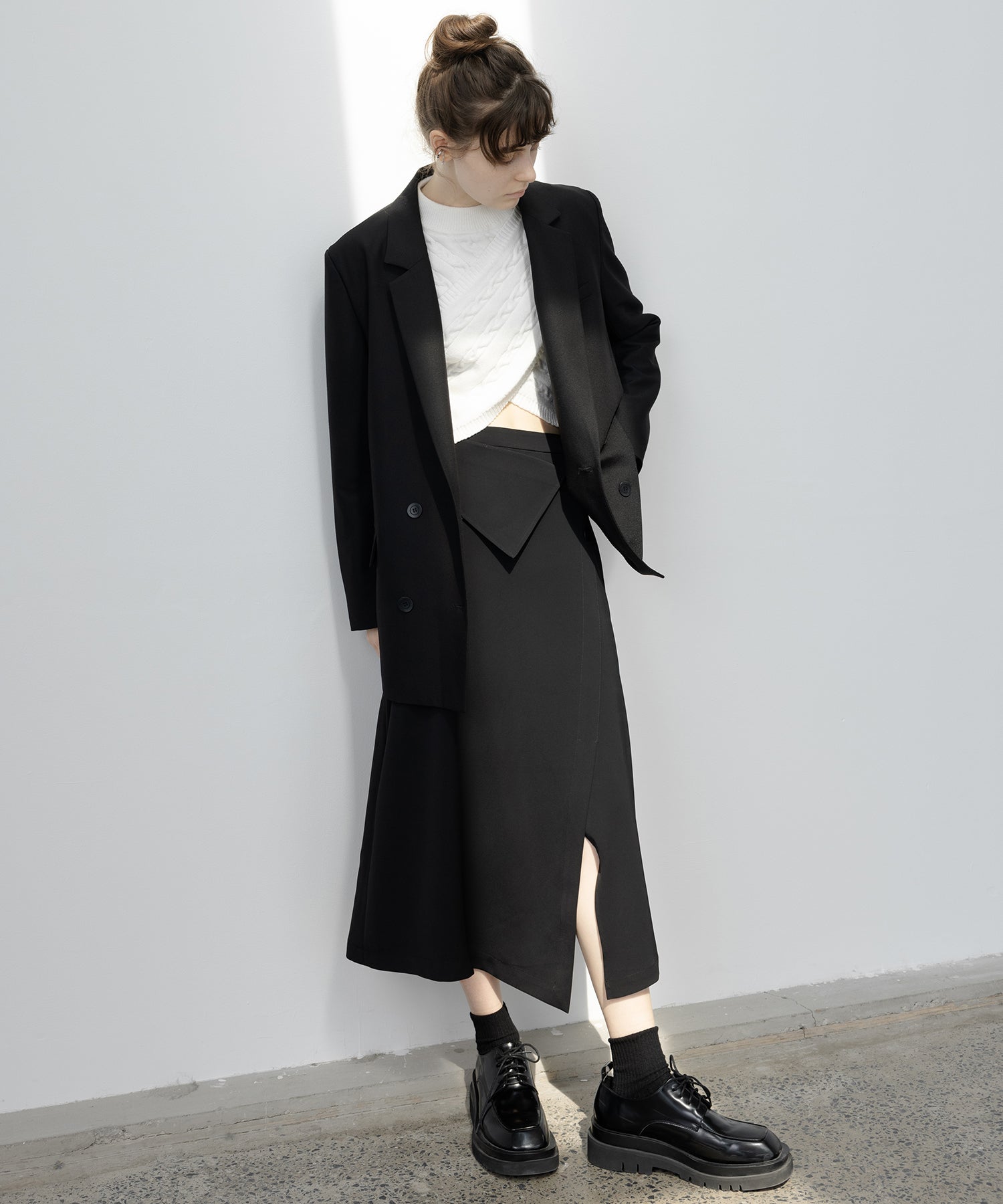 프론트 크로스 짧은 길이 니트