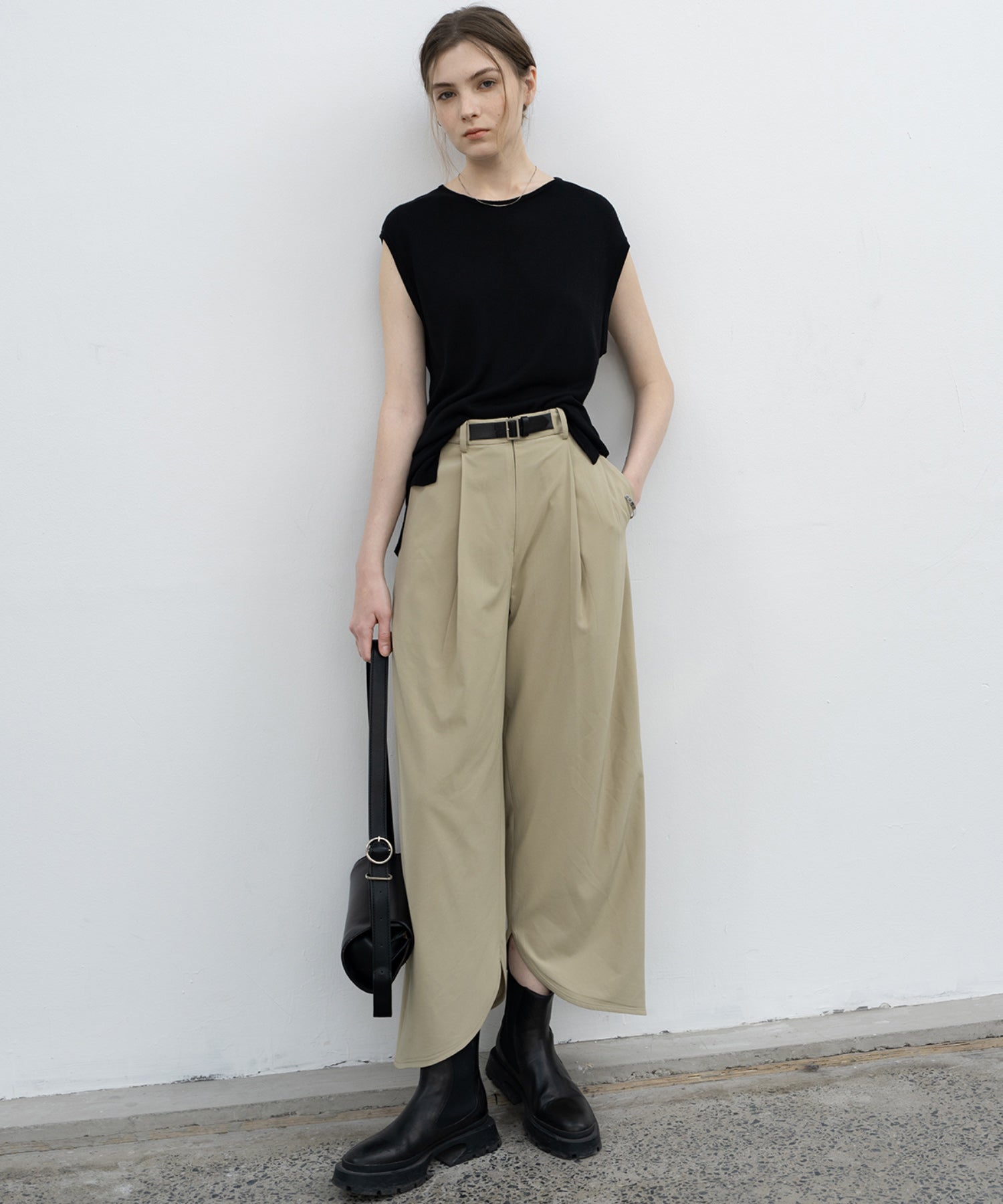 round cut straight ankle pants