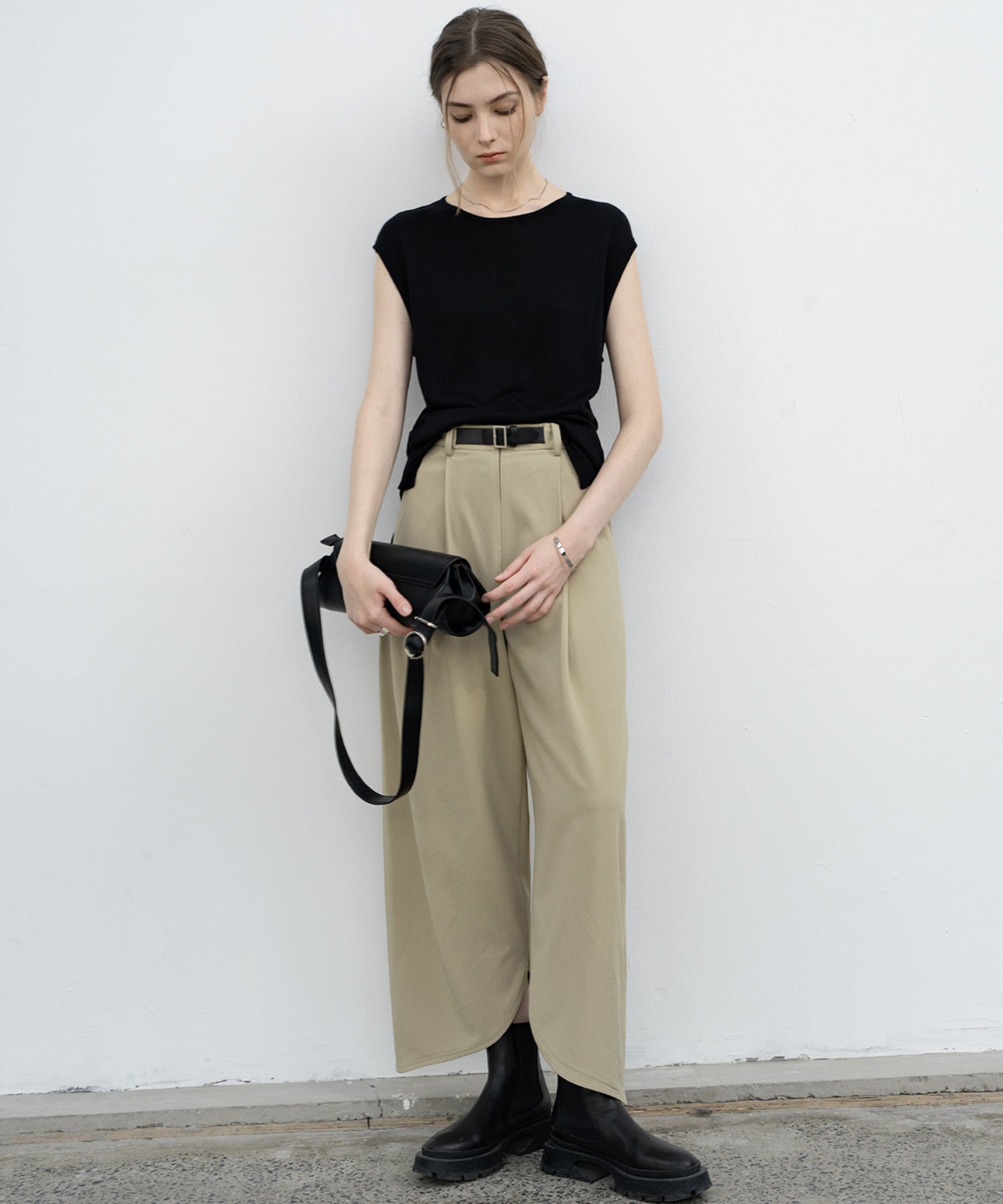 round cut straight ankle pants