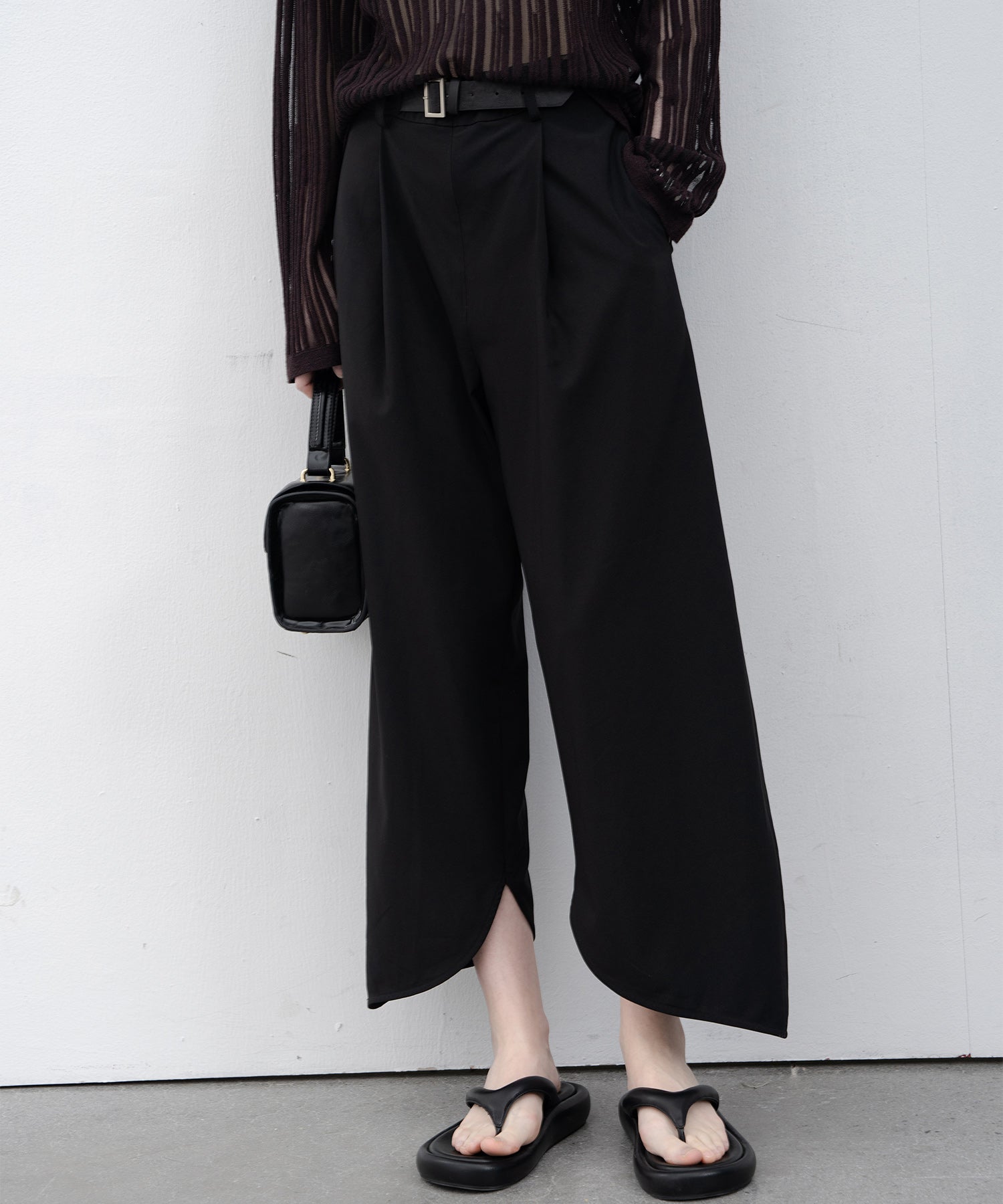 round cut straight ankle pants