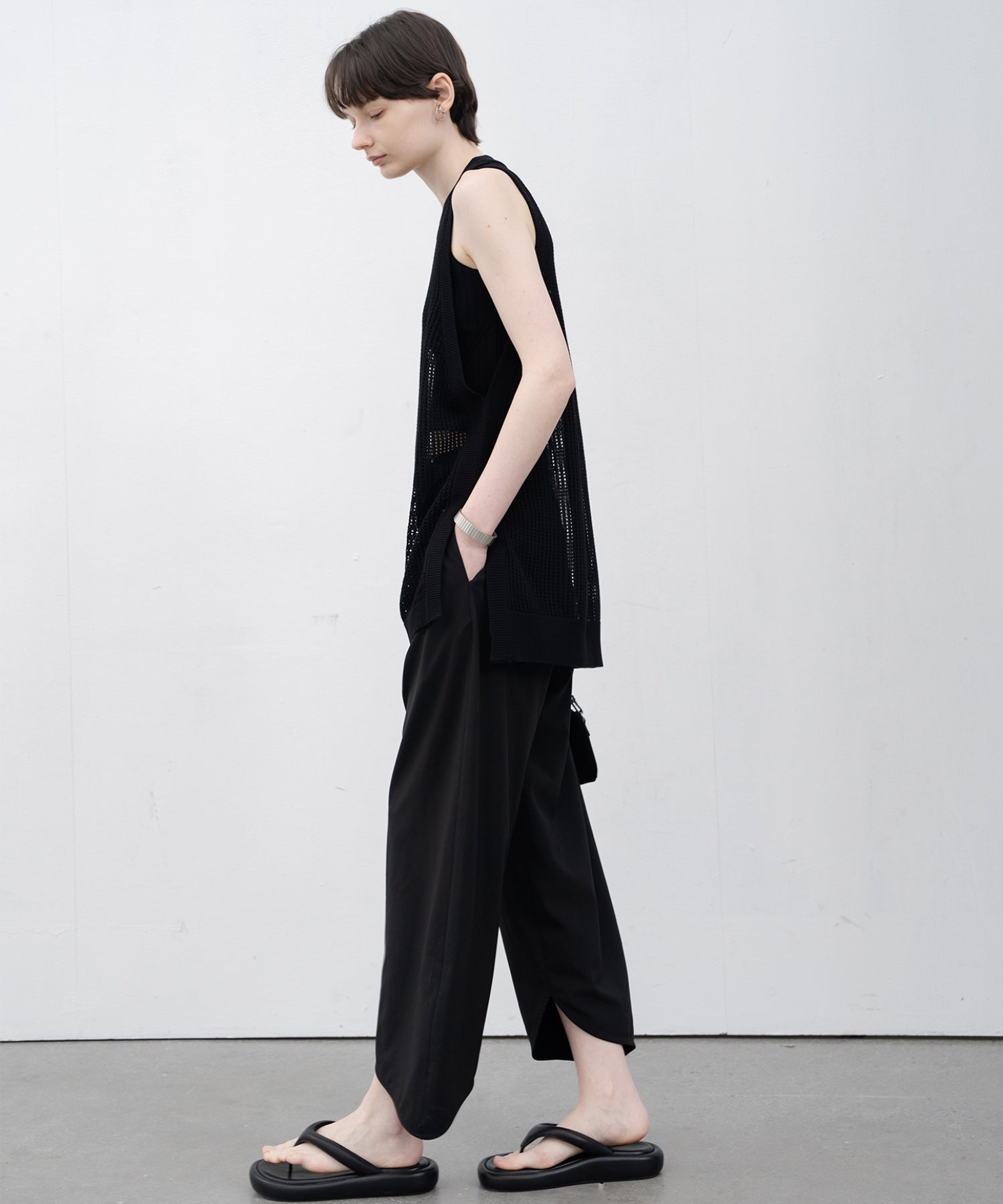 round cut straight ankle pants