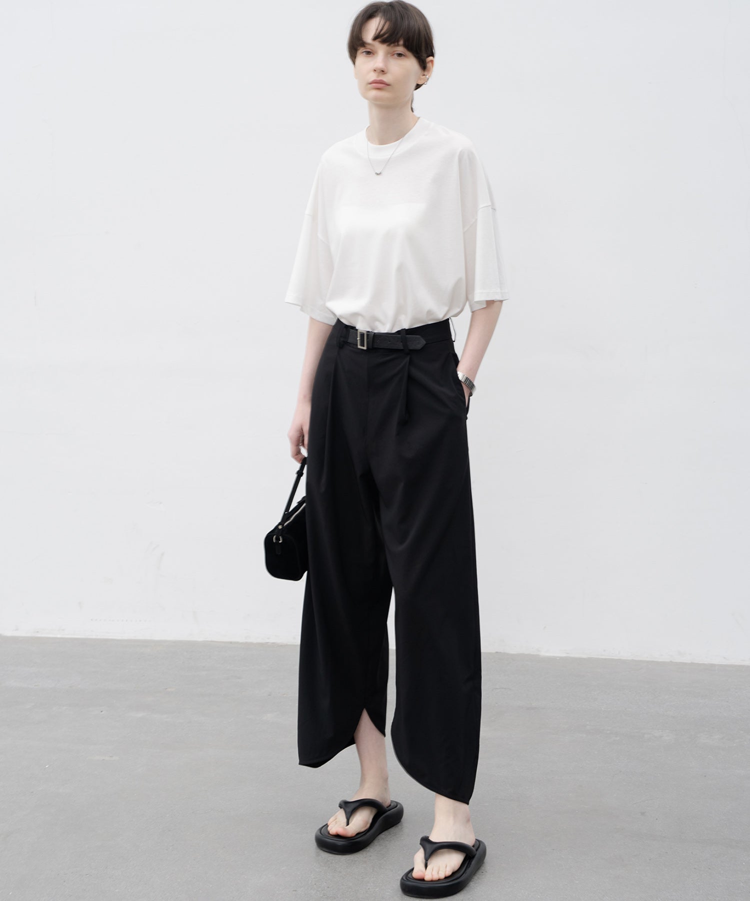 round cut straight ankle pants