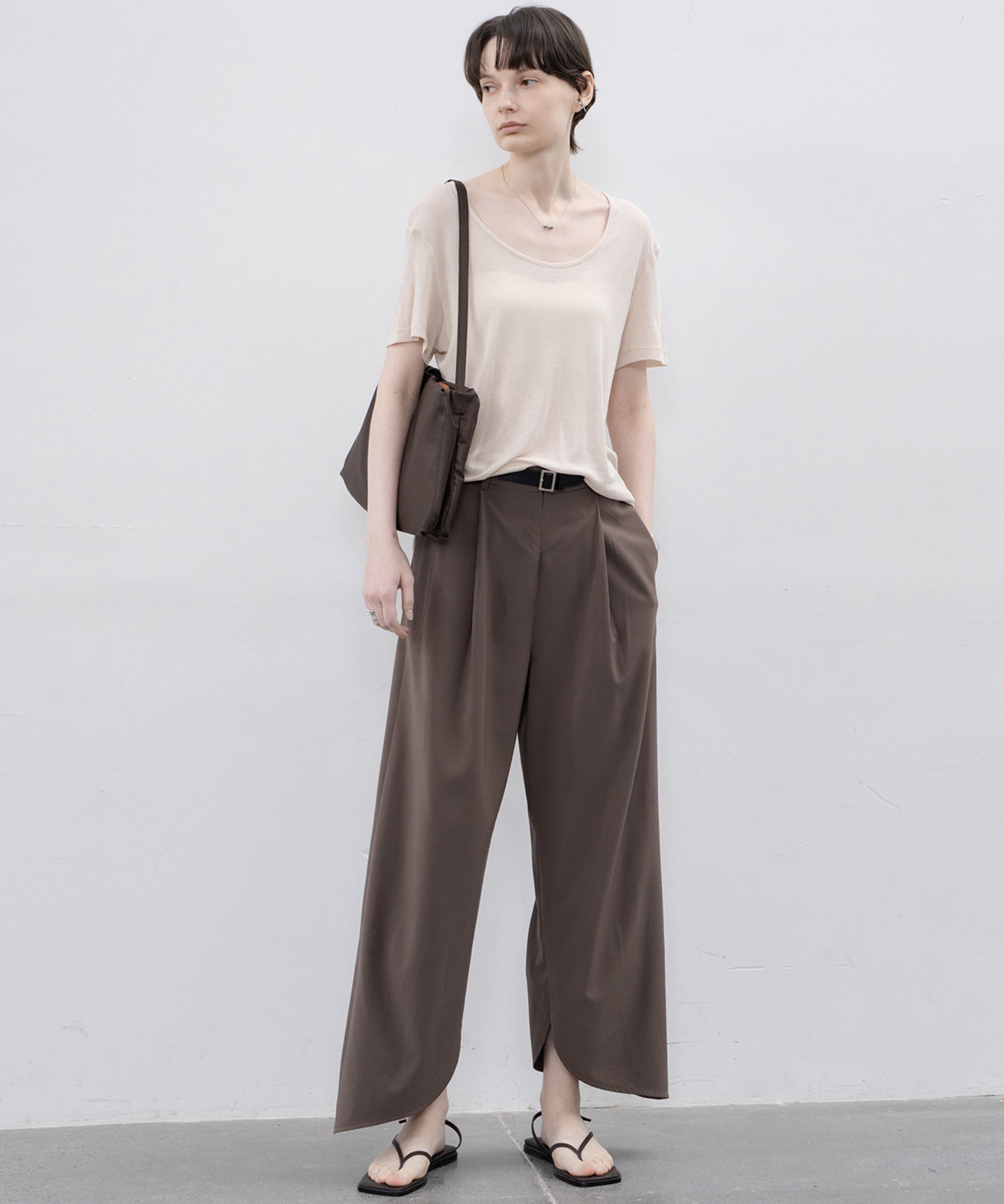 round cut straight ankle pants