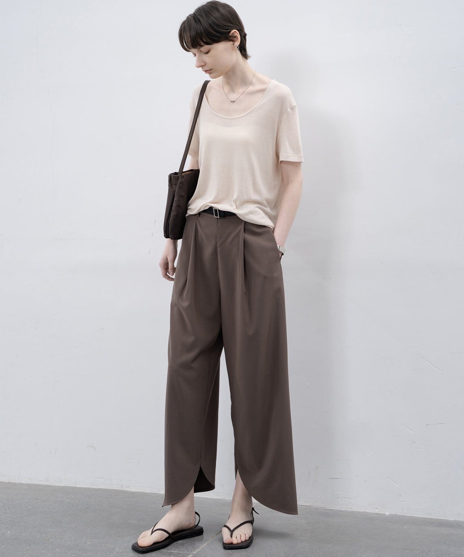 round cut straight ankle pants